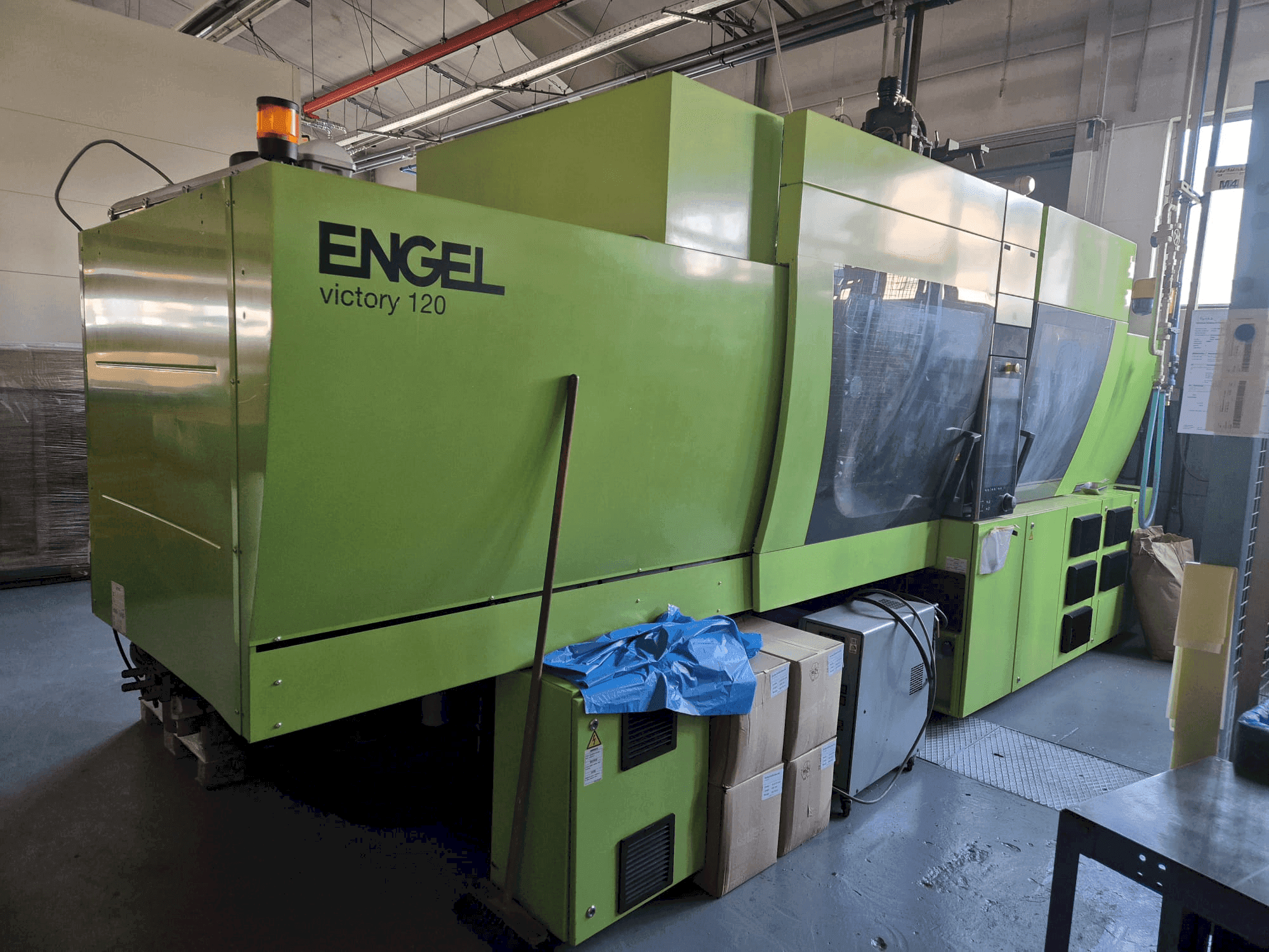 Frontansicht der Engel Victory 330H/200V/120 Combi Maschine