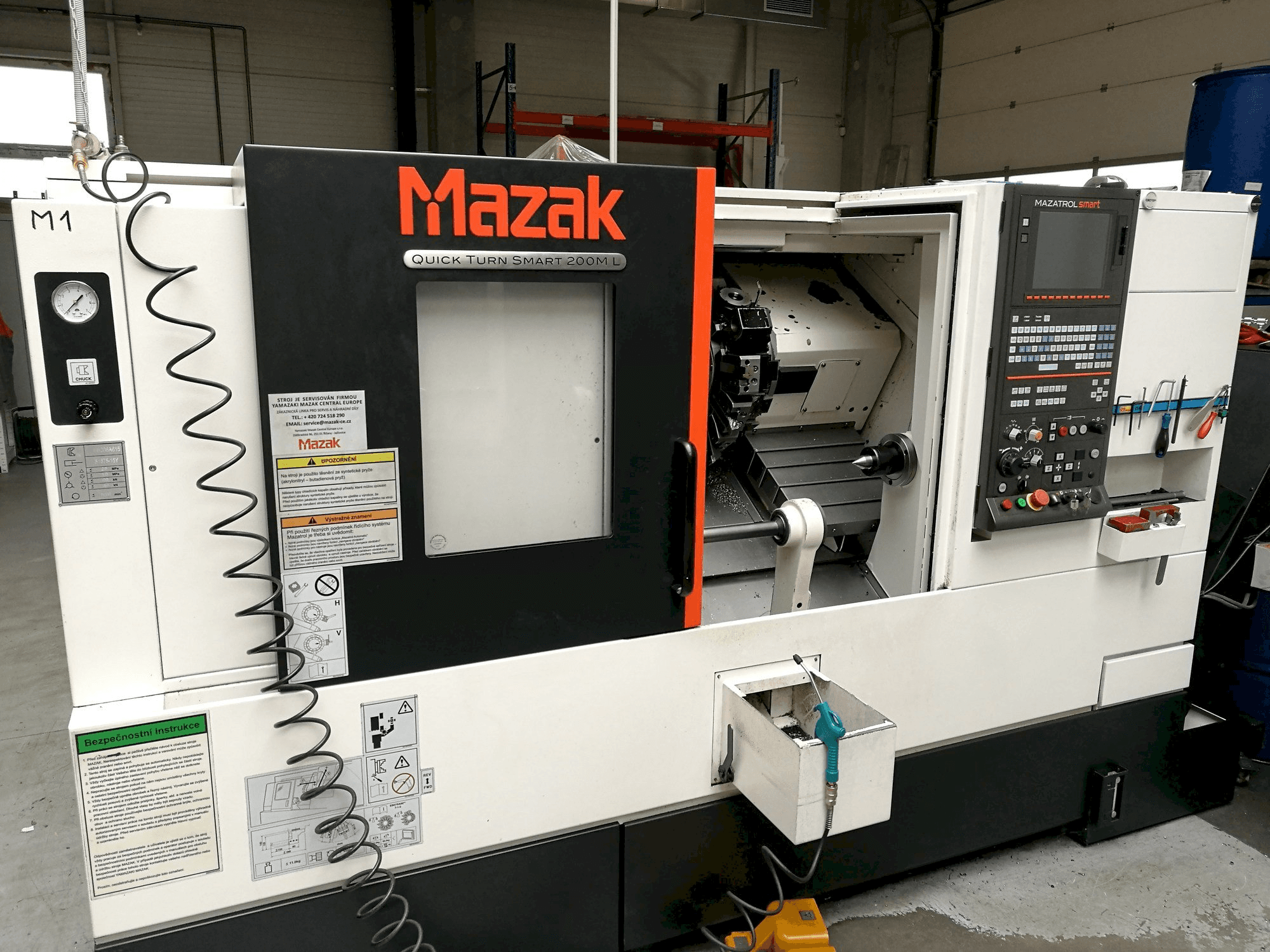 Frontansicht der Mazak Quick Turn Smart 200 ML Maschine