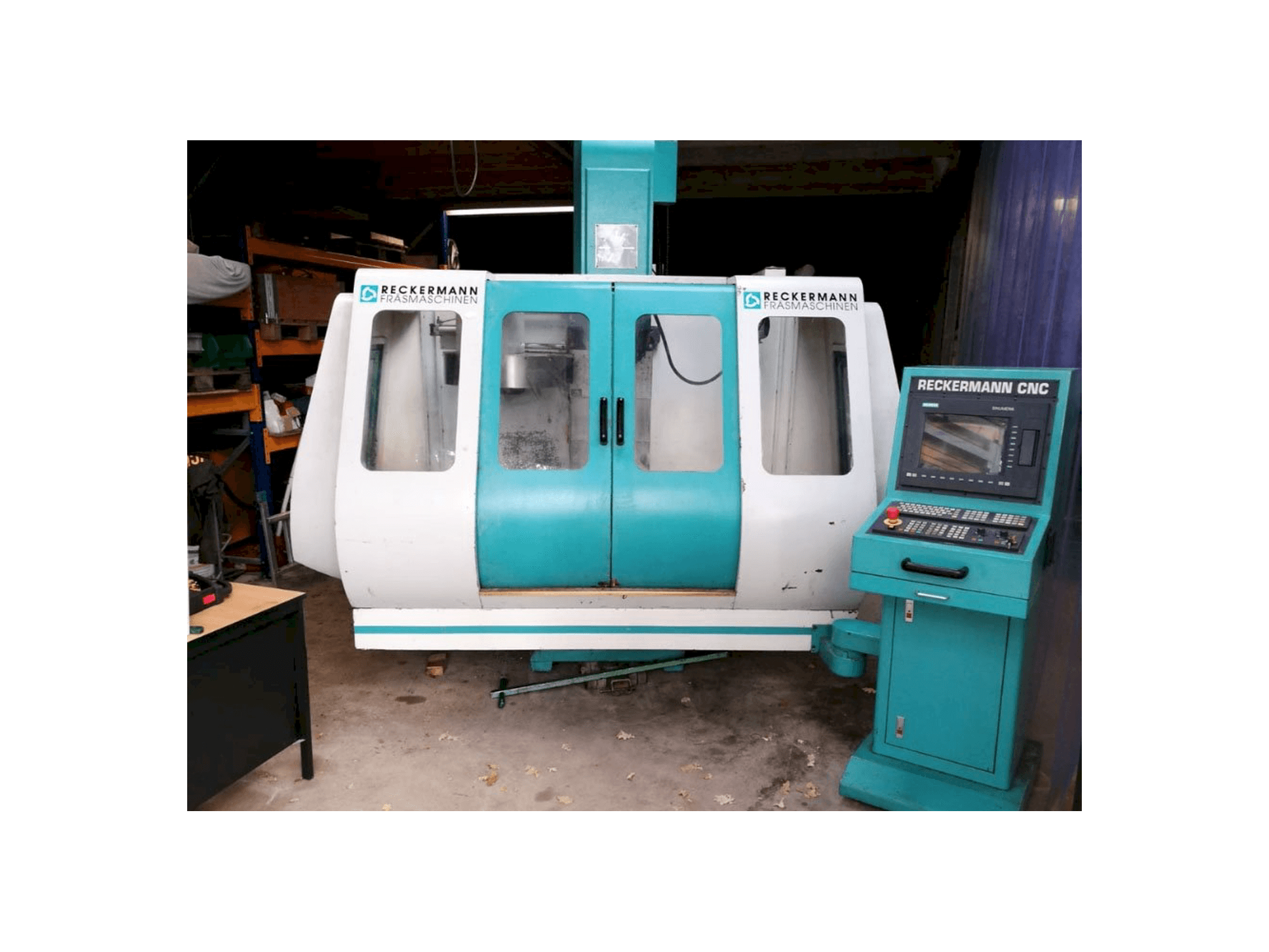 Frontansicht der RECKERMANN VMC 850 Maschine