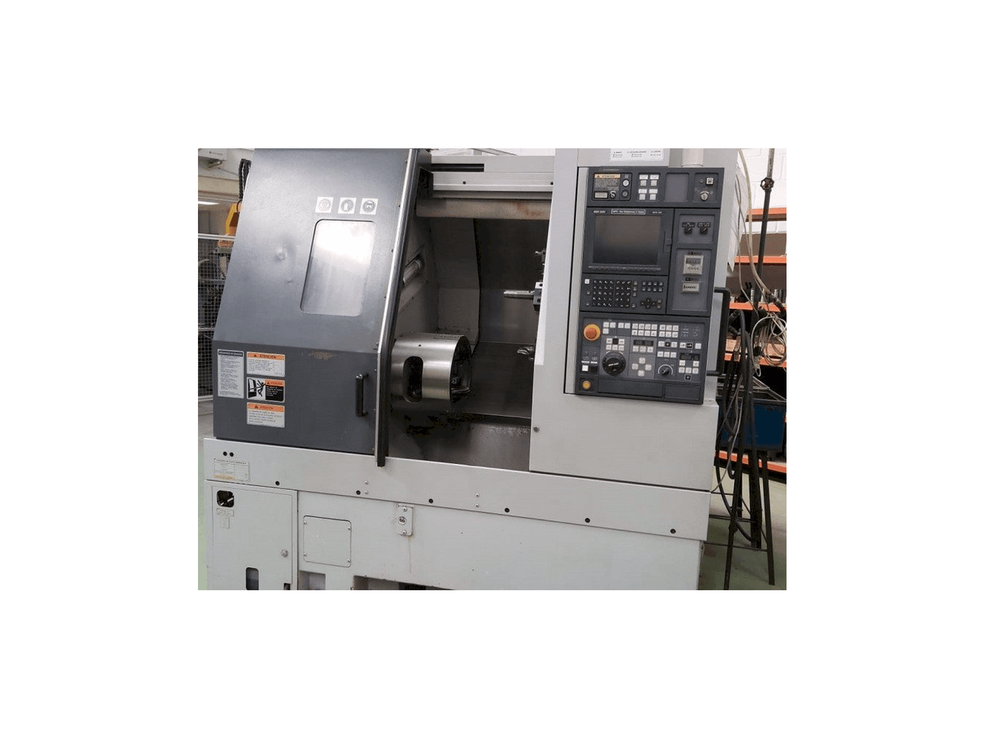 Frontansicht der MORI SEIKI CL-253B Maschine