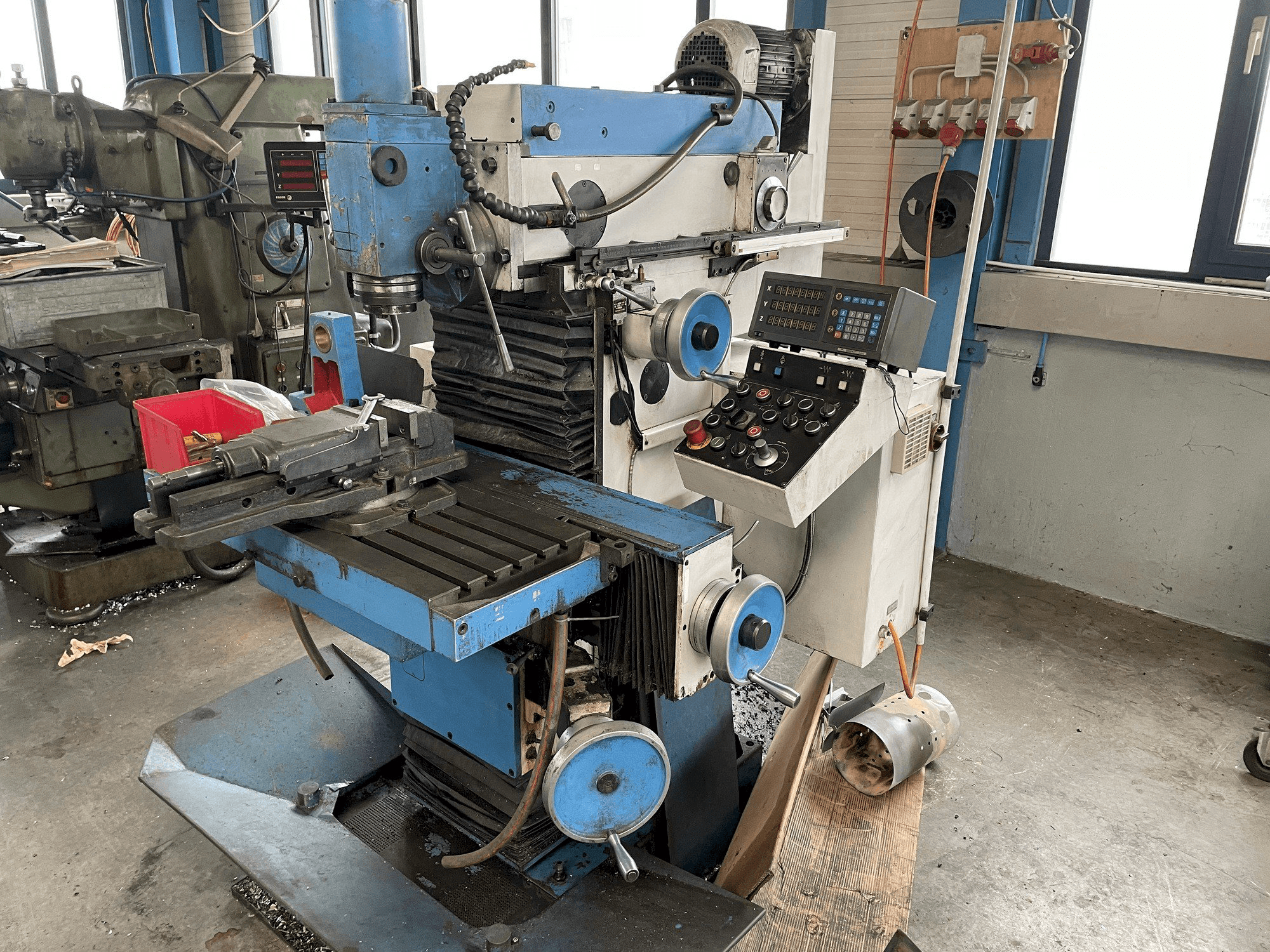 Frontansicht der KNUTH WF 5 Maschine