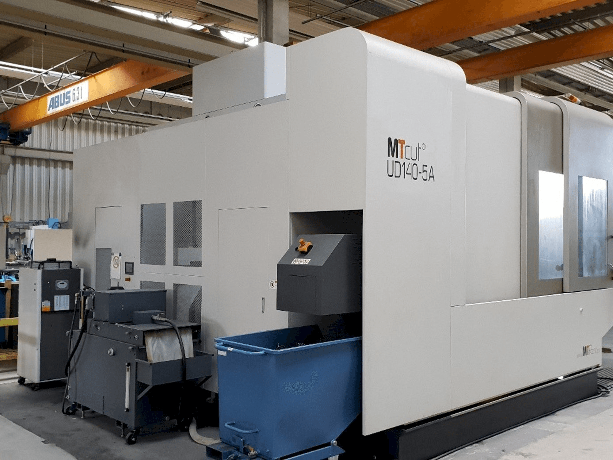 Frontansicht der MTcut UD140H-5A Maschine