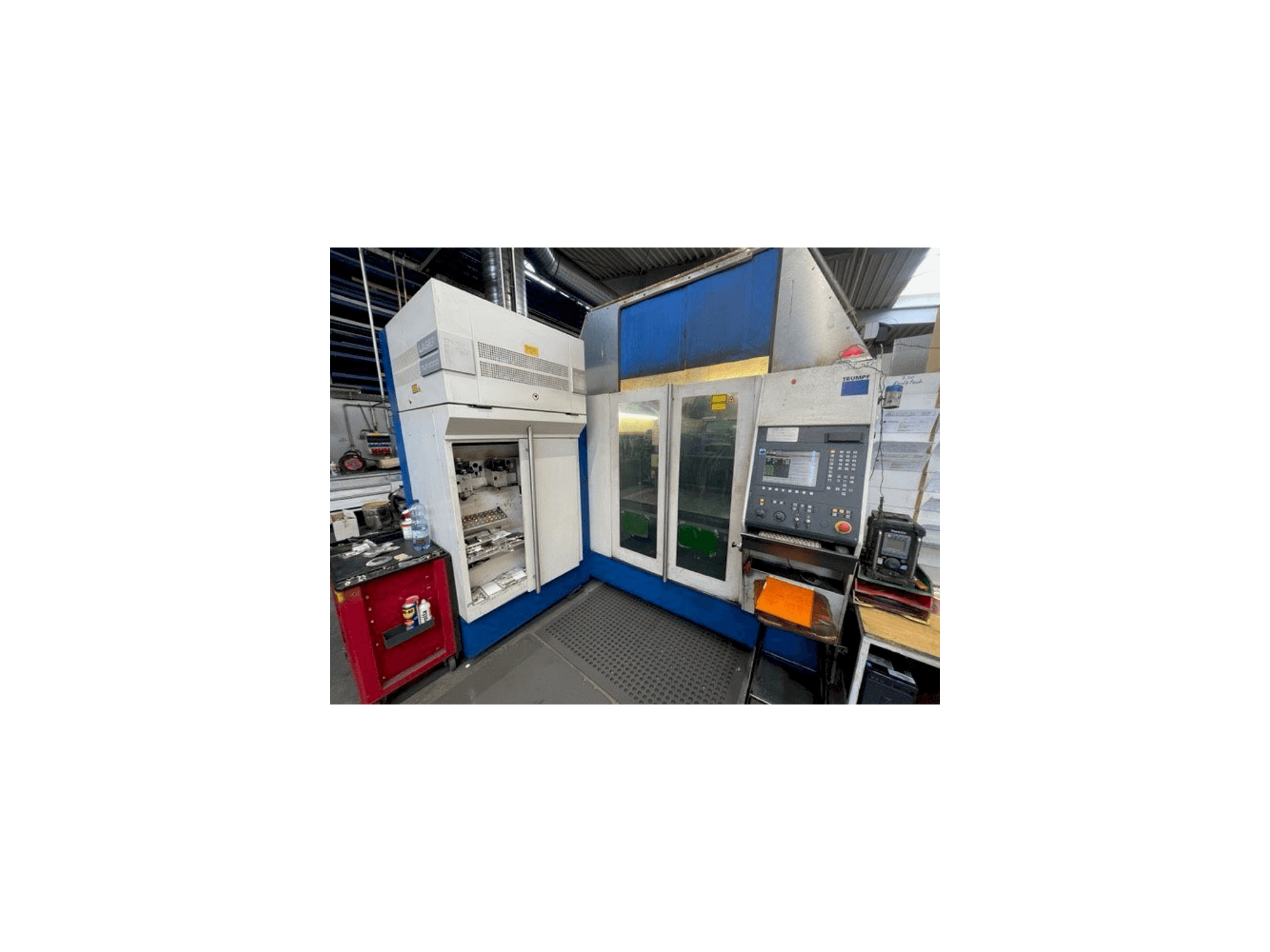 Frontansicht der Trumpf TC L 3050 Maschine