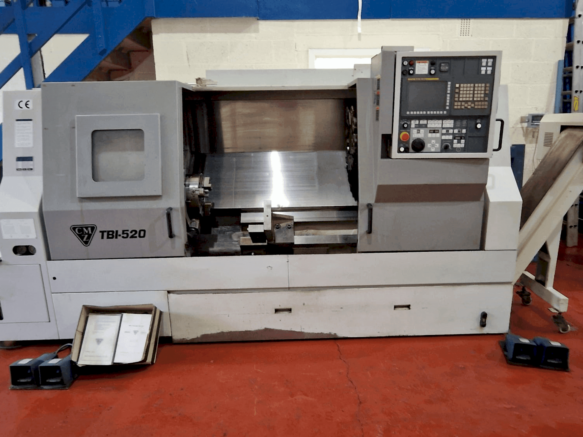 Frontansicht der CMZ TBI 520 CNC Maschine