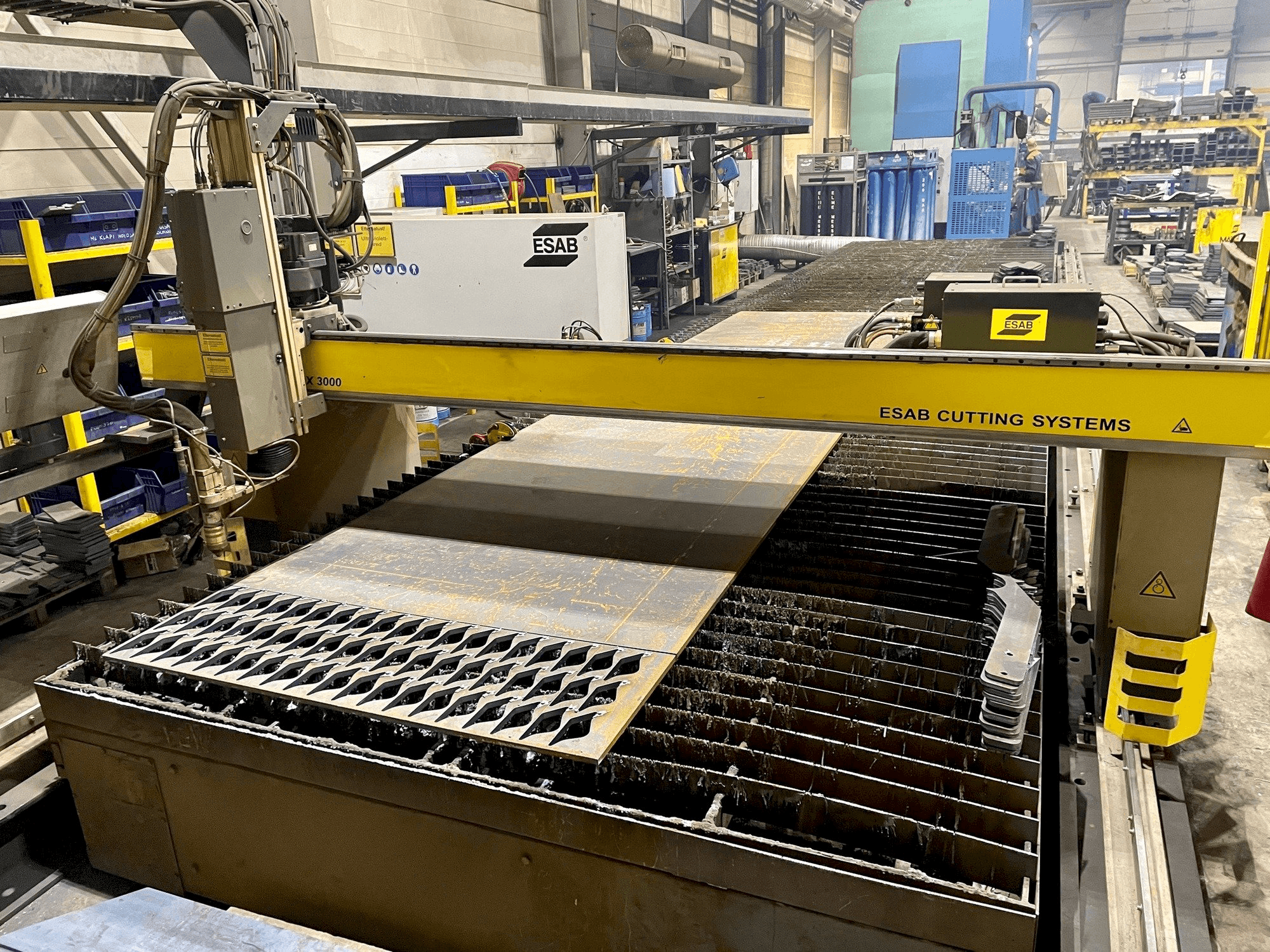 Frontansicht der ESAB Combirex DX 3000 Maschine