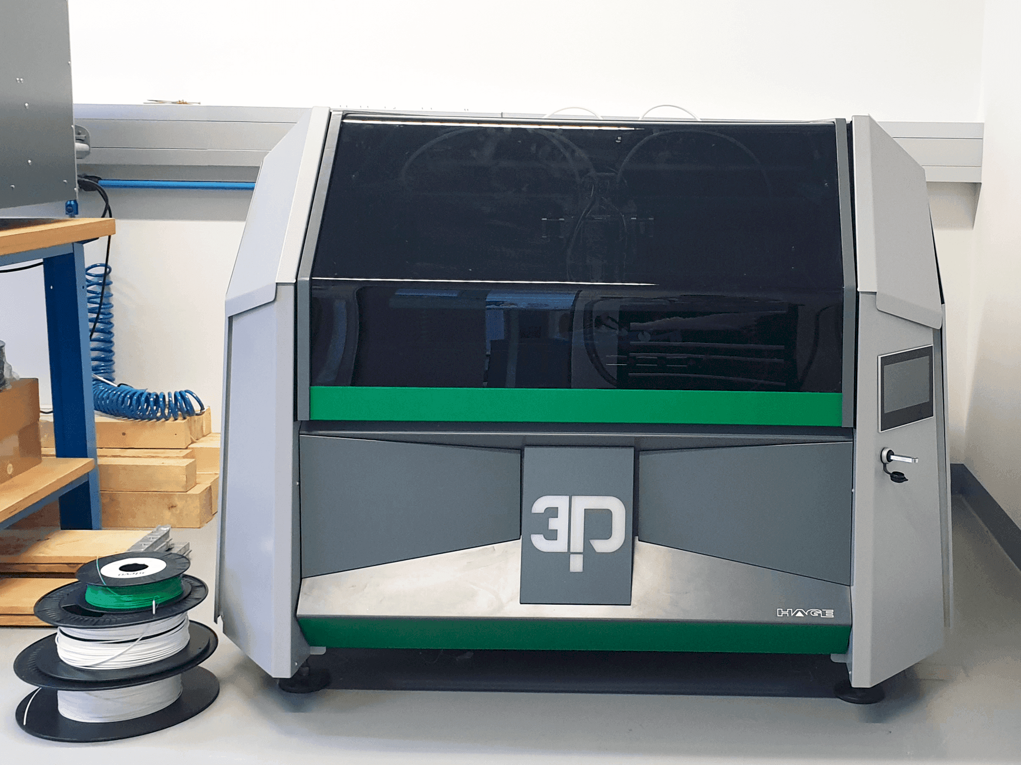 Frontansicht der HAGE 3D 140 L-B Maschine
