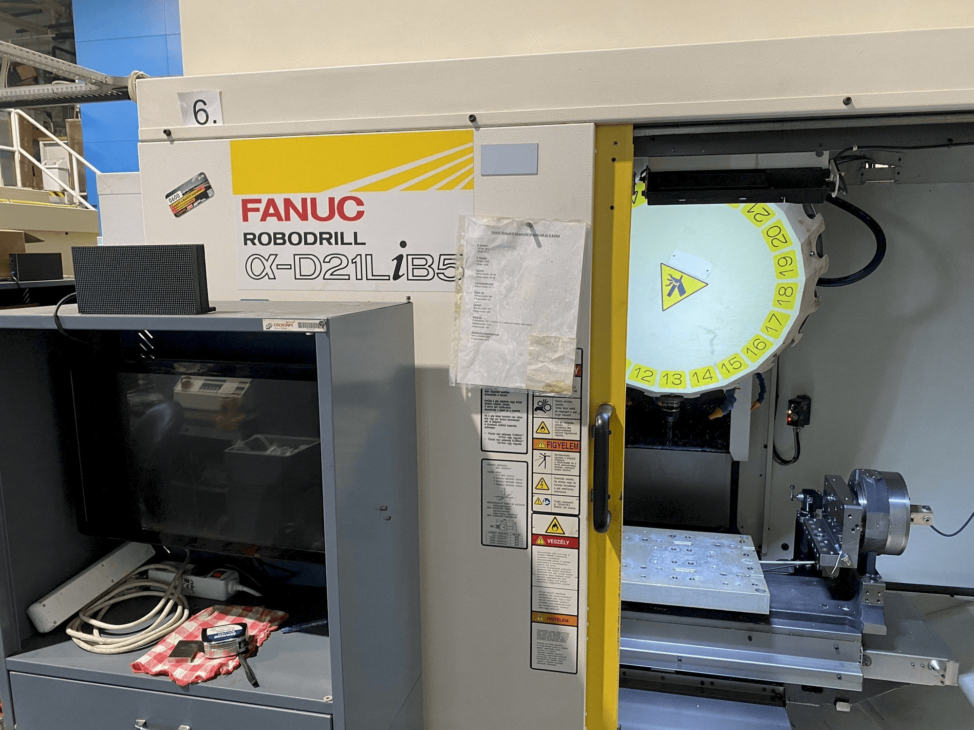 Frontansicht der FANUC Robodrill Alpha D21LiA5 Maschine