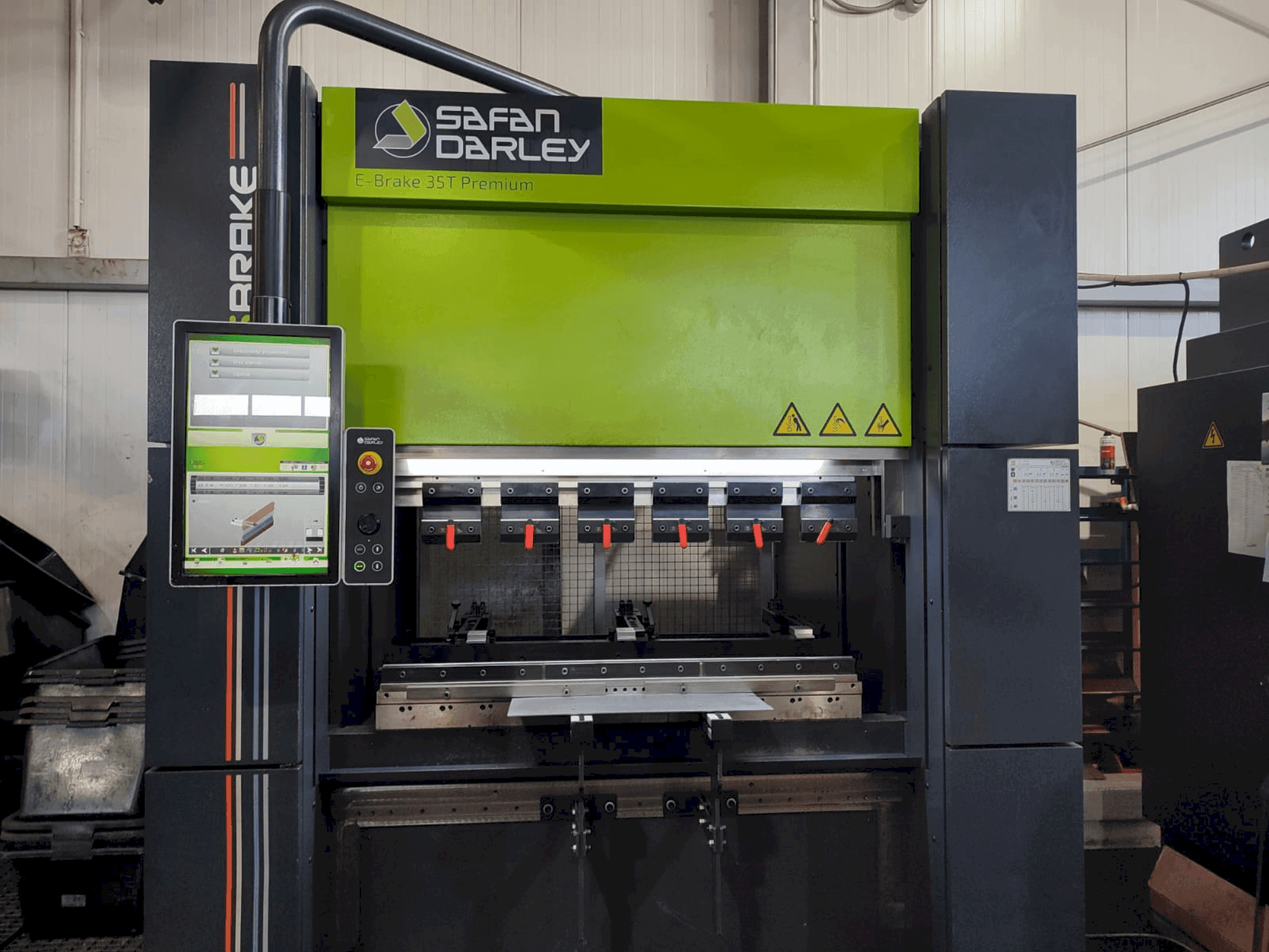 Frontansicht der Safan E-Brake Premium 35-1250 Maschine