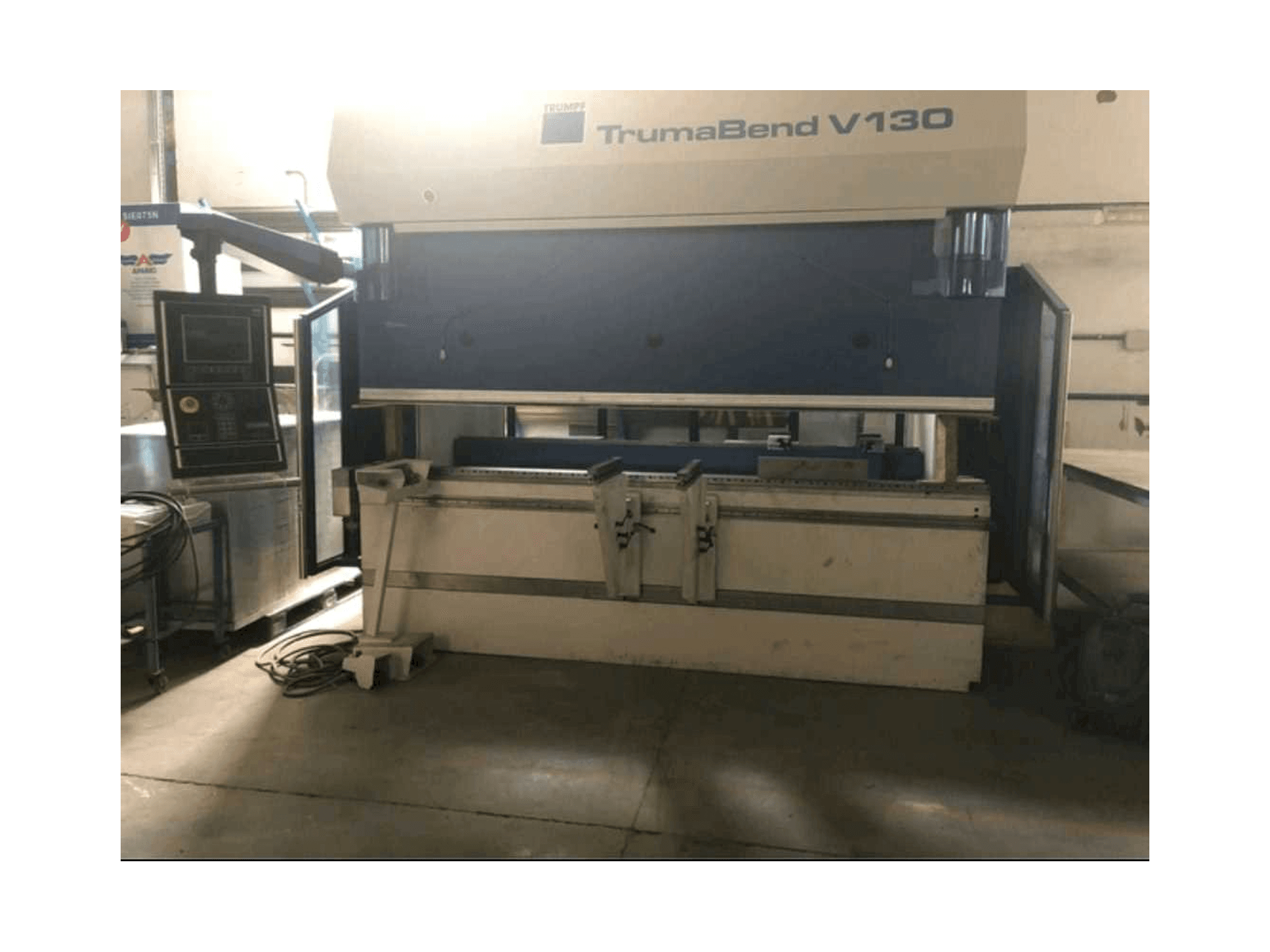 Frontansicht der Trumpf TrumaBend V130 Maschine