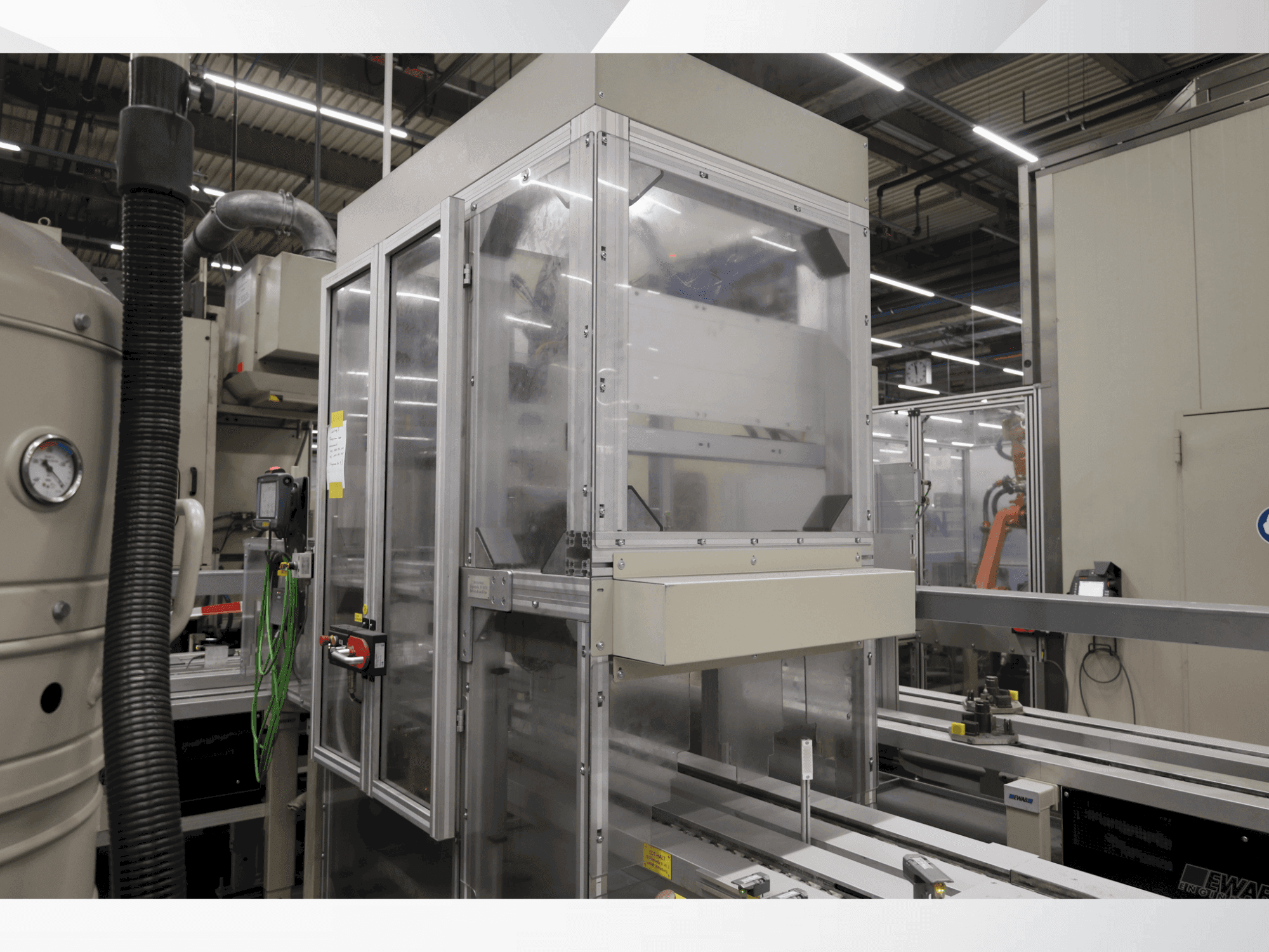 Seitenansicht der HOFMANN CVK11-BH4 Maschine