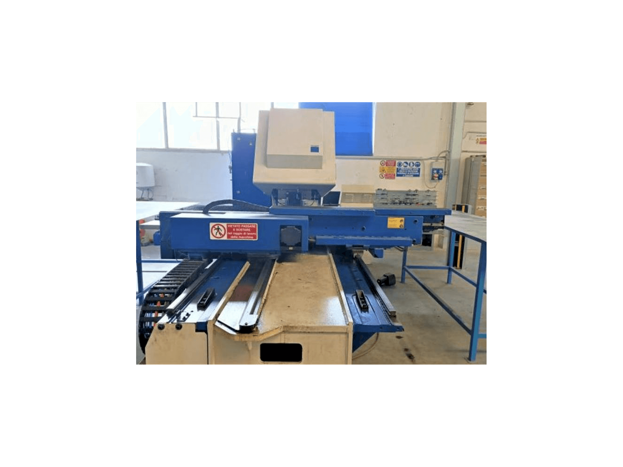 Frontansicht der Trumpf rumatic 2000R Maschine