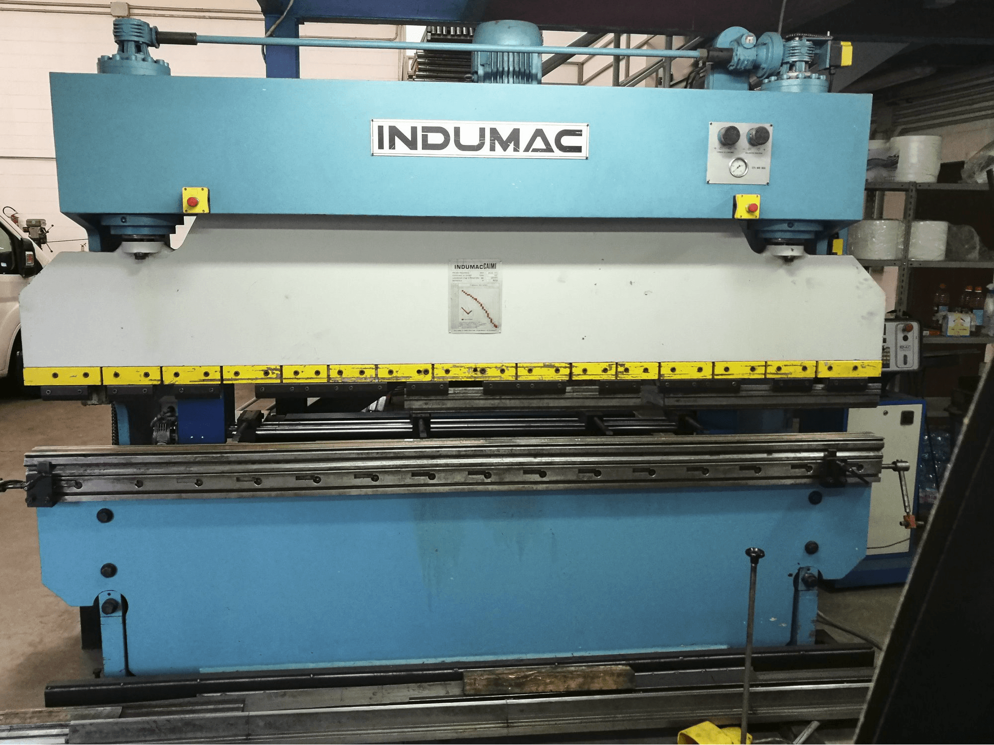 Frontansicht der INDUMAC CAIMI POB80 Maschine