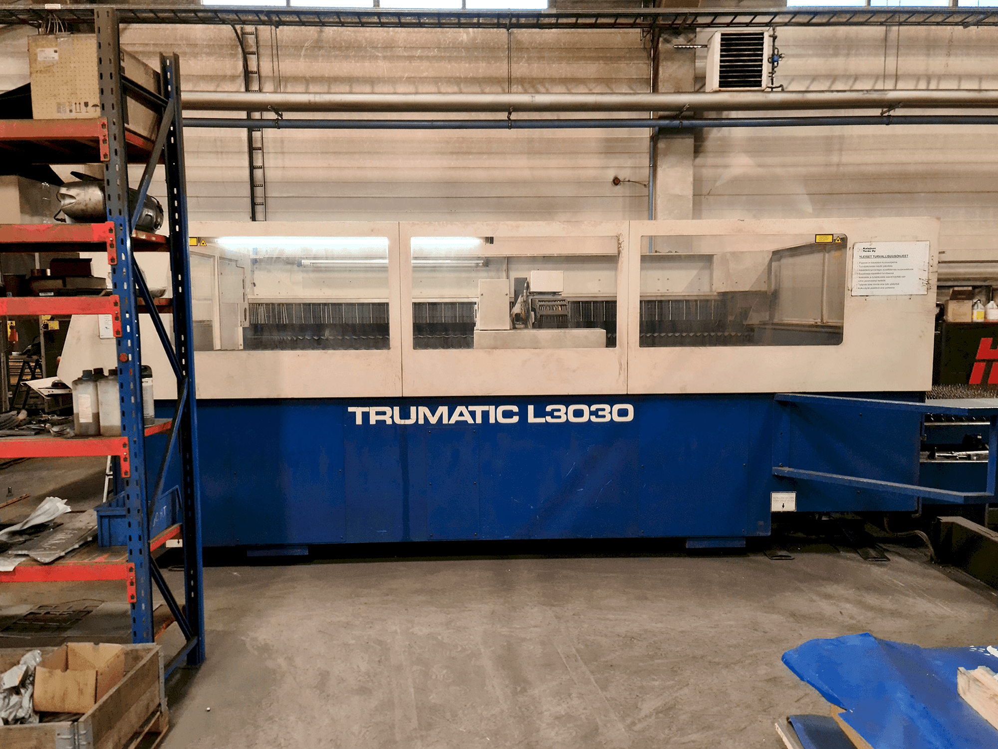 Frontansicht der Trumpf Trumatic L3030 4kW Maschine