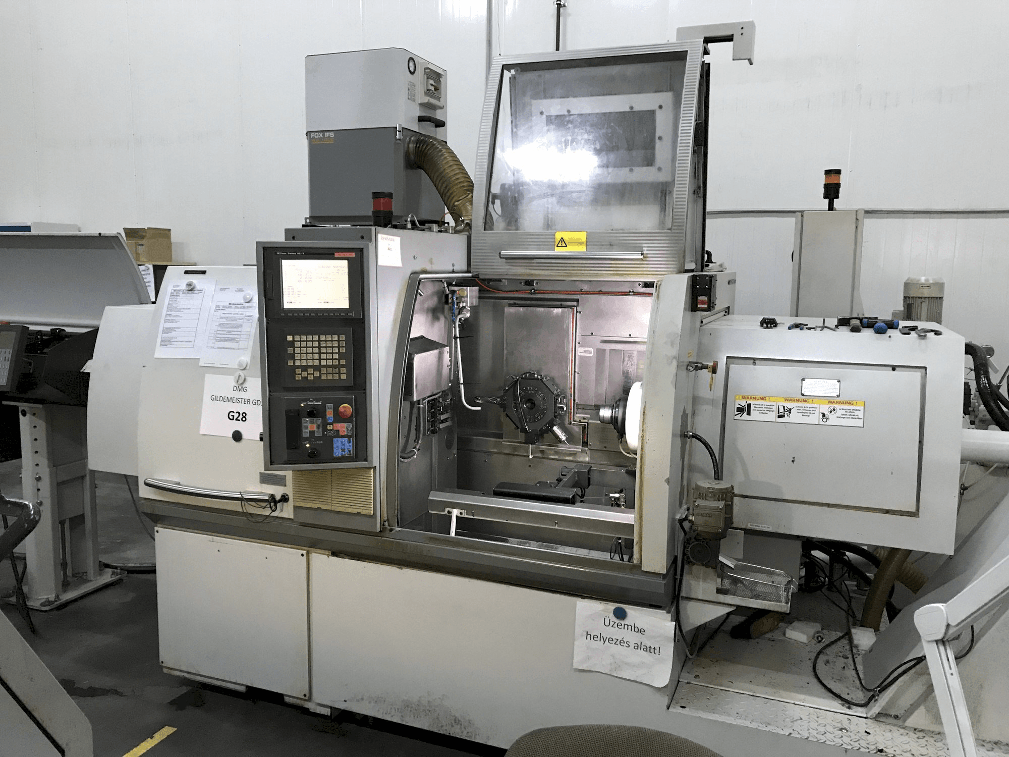 Frontansicht der Gildemeister GD32 Maschine