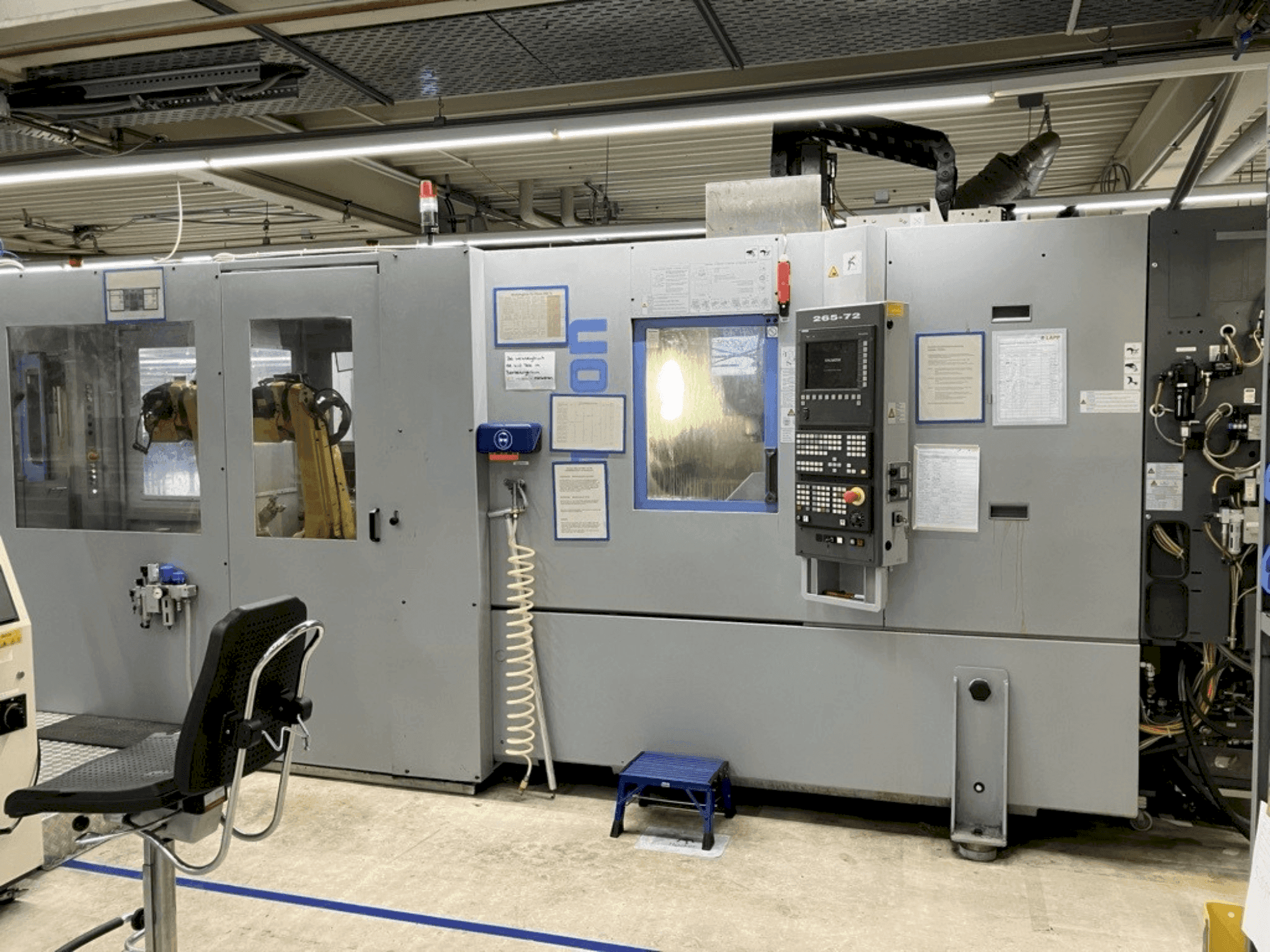 Frontansicht der CHIRON FZ 12 KW Maschine