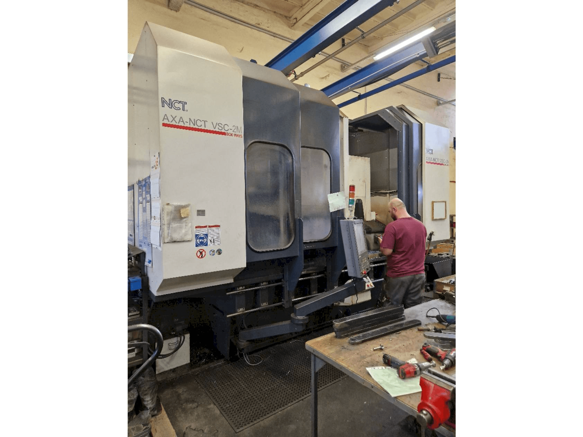 Frontansicht der AXA NCT VSC-2M Maschine
