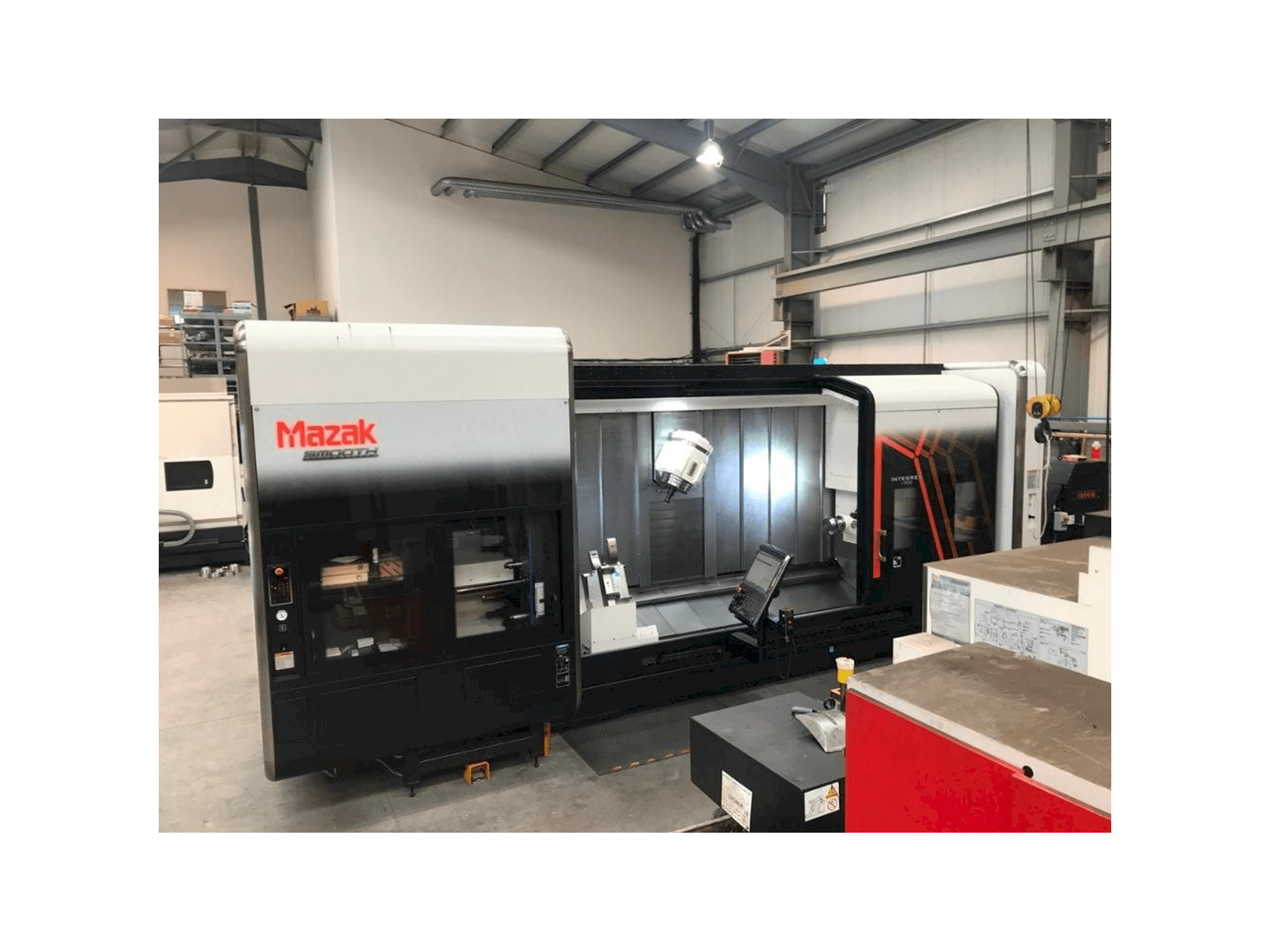 Frontansicht der Mazak INTEGREX i-500 Maschine