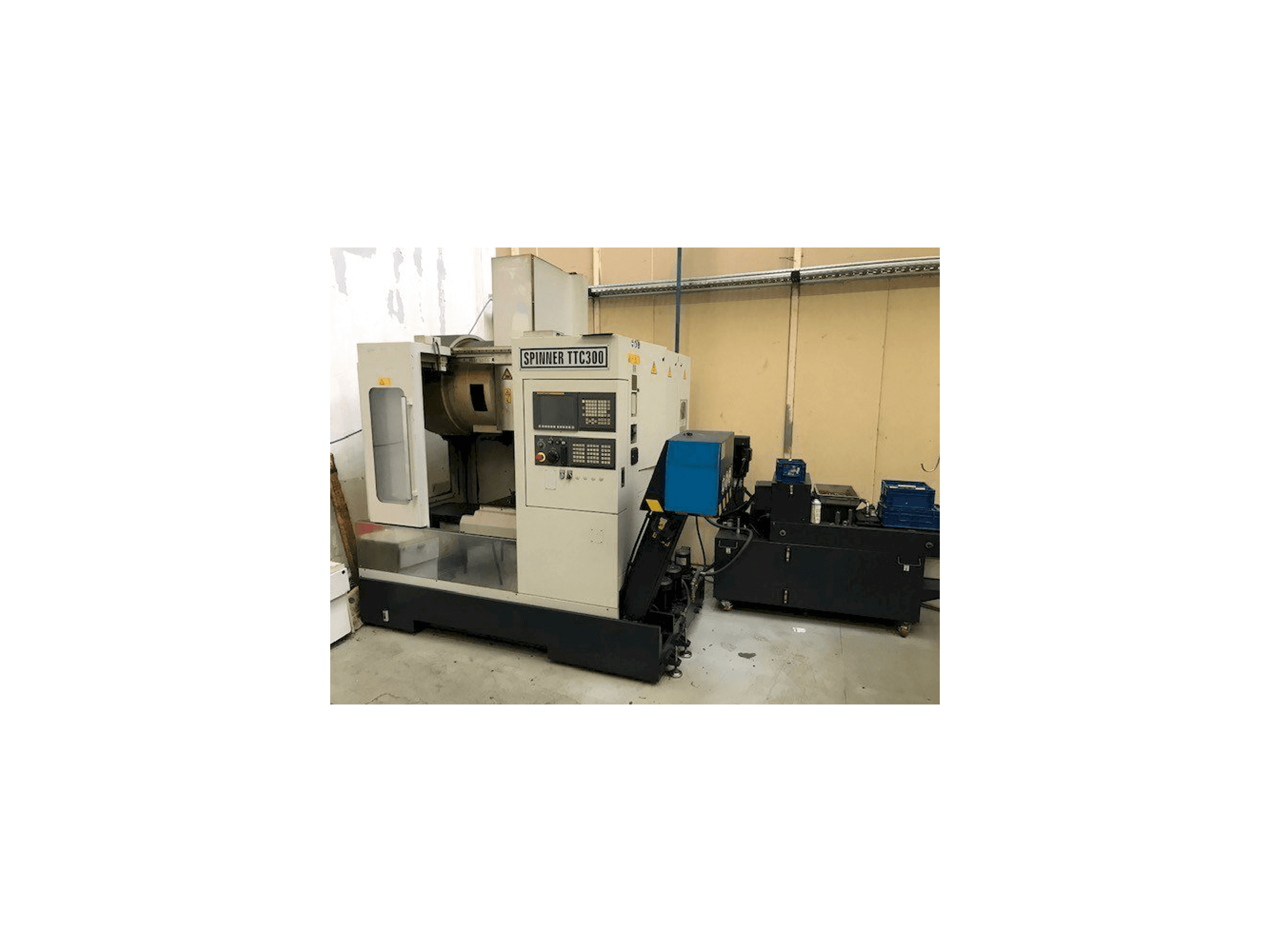 Frontansicht der SPINNER TTC300 52 SMMCY Maschine