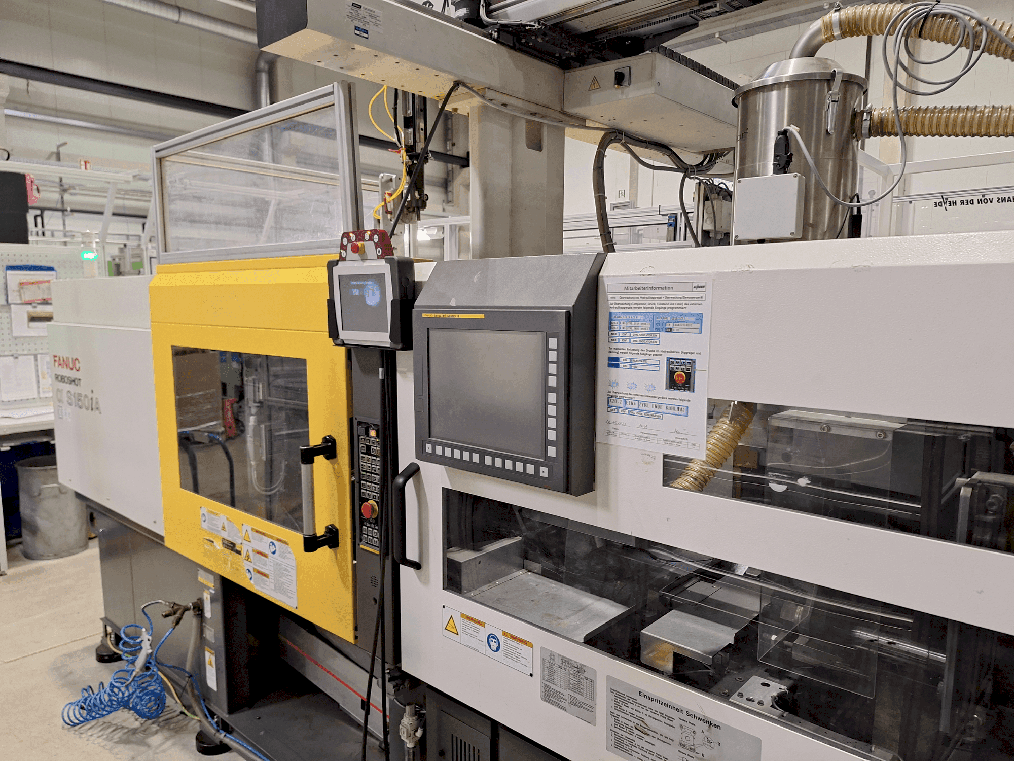 Frontansicht der FANUC Roboshot S150iA Maschine