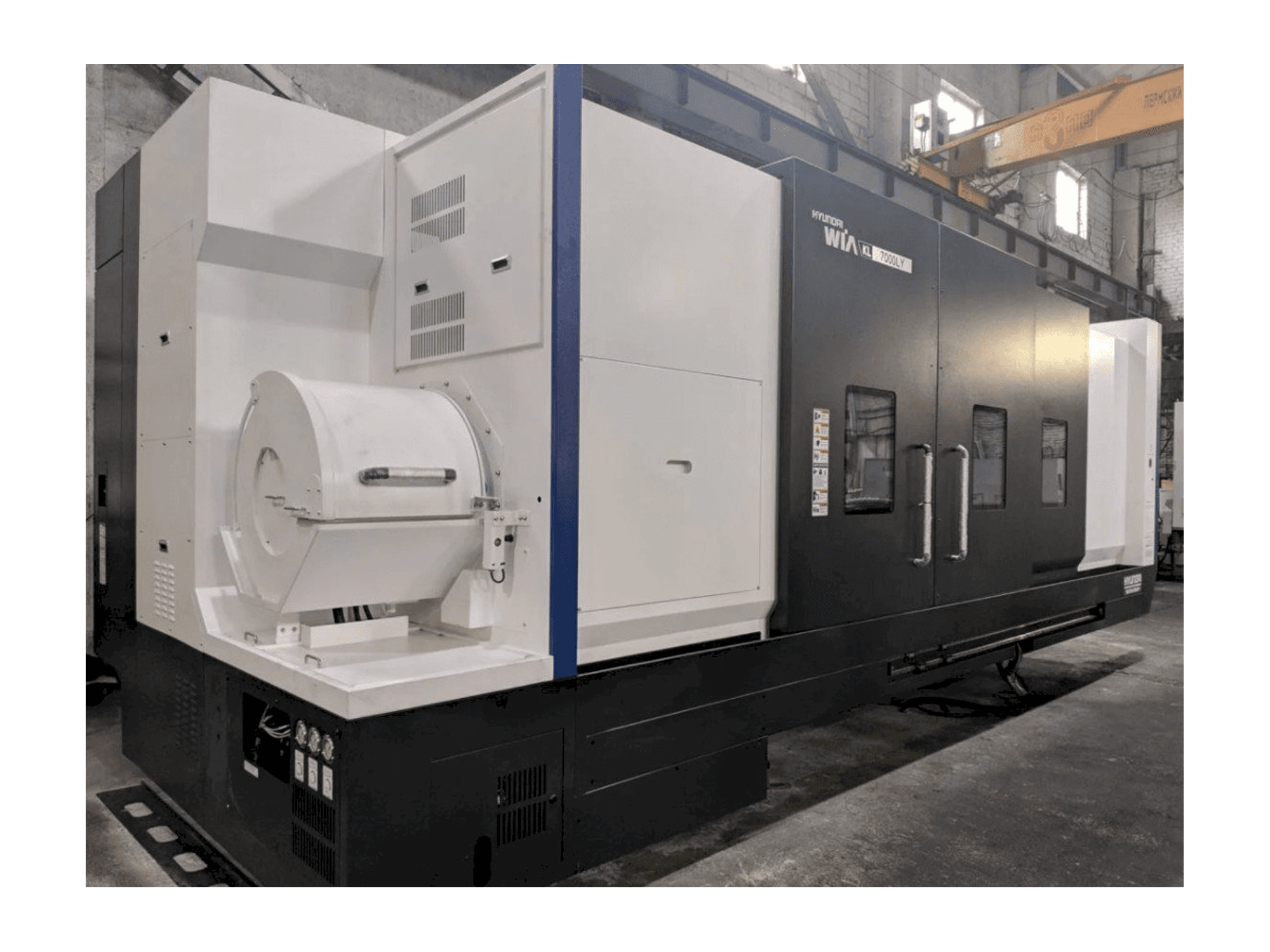 Frontansicht der Hyundai Wia KL 7000 LY Maschine