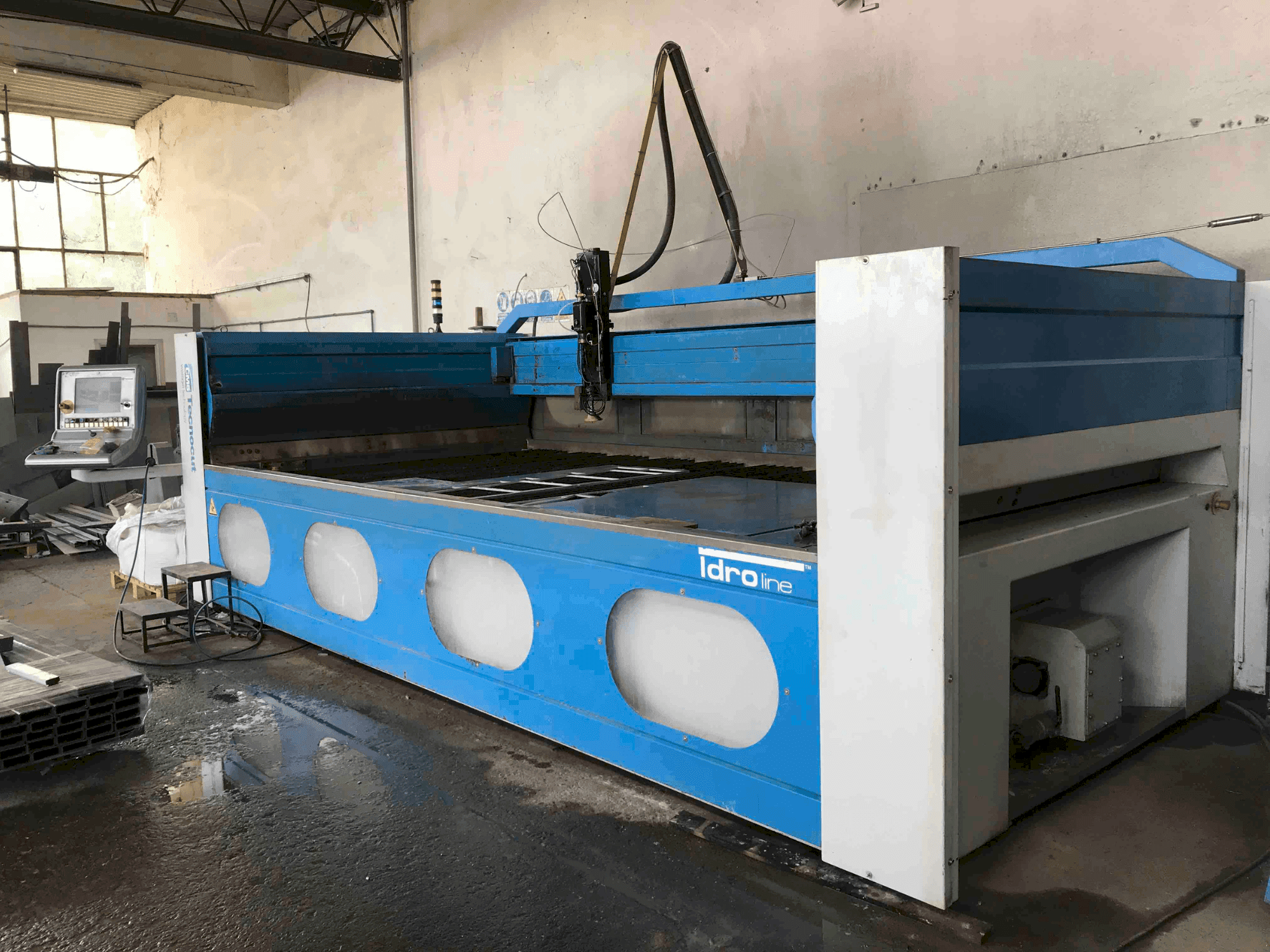 Frontansicht der CMS tecnocut JP 60hp Maschine