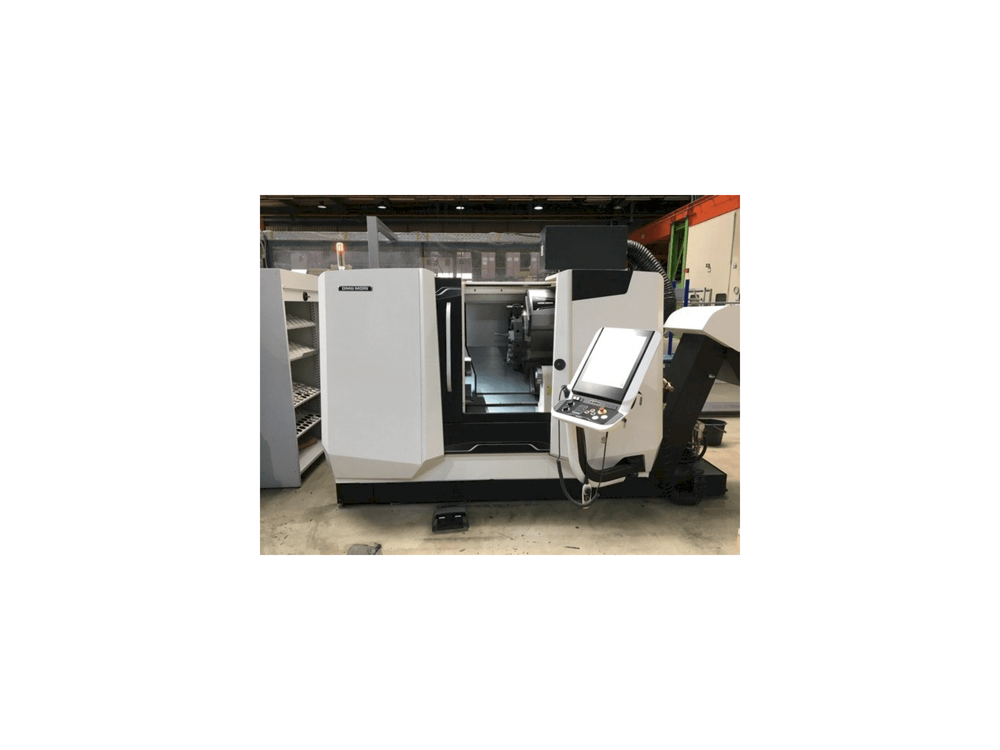 Frontansicht der DMG MORI CLX 450 Maschine