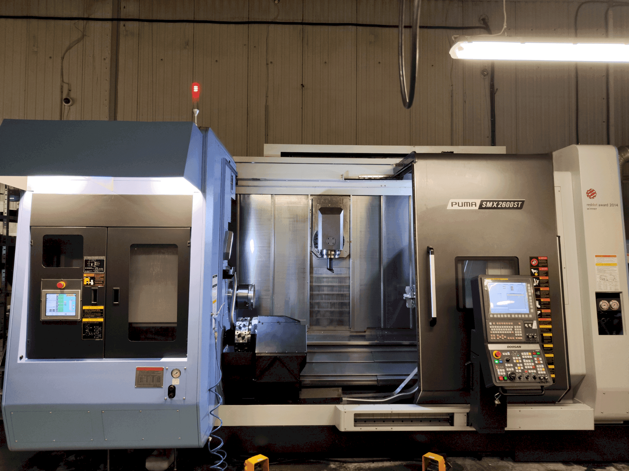 Frontansicht der DOOSAN Puma SMX 2600 ST Maschine