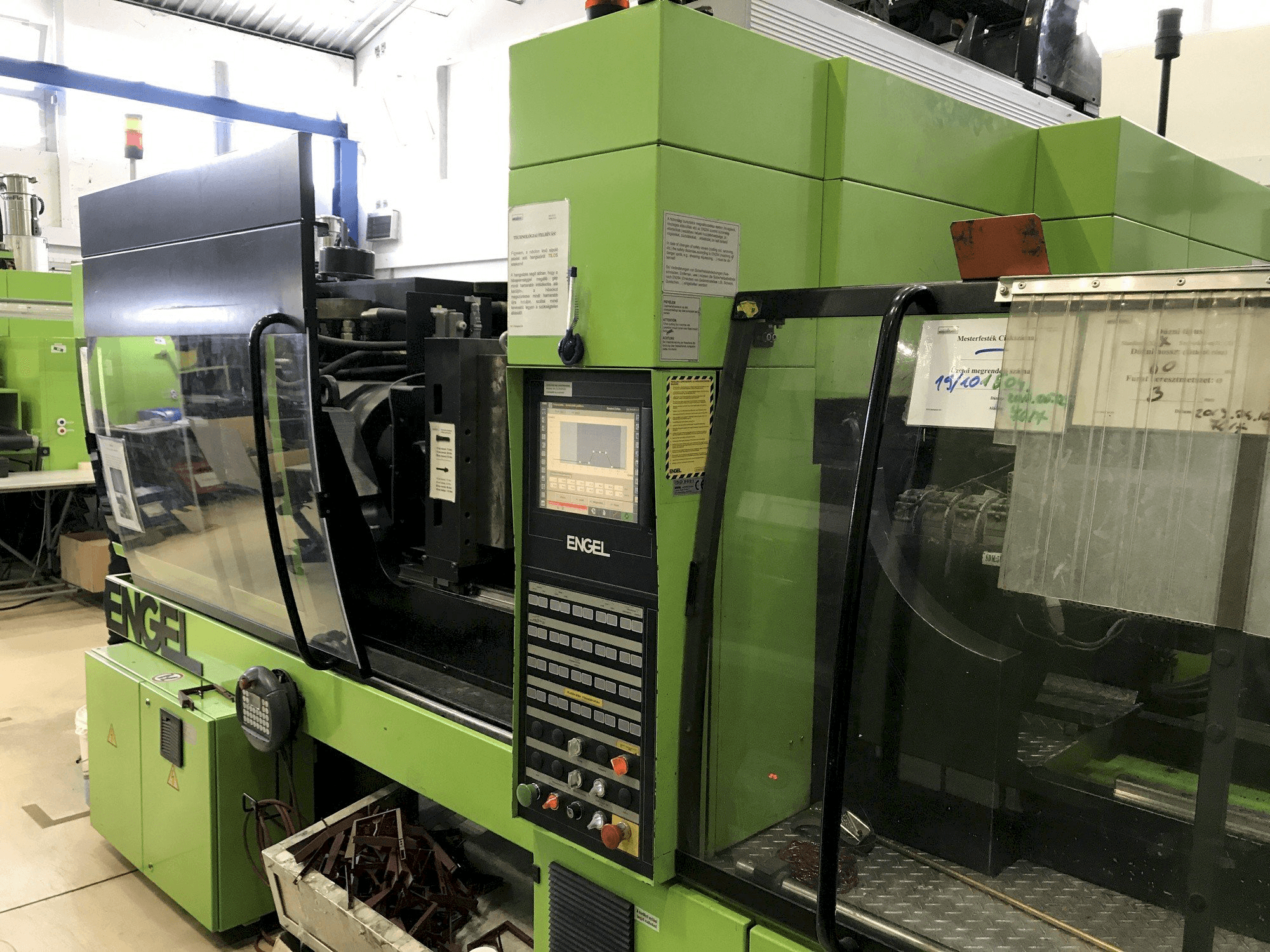 Frontansicht der ENGEL VC 750/150 Plus Maschine