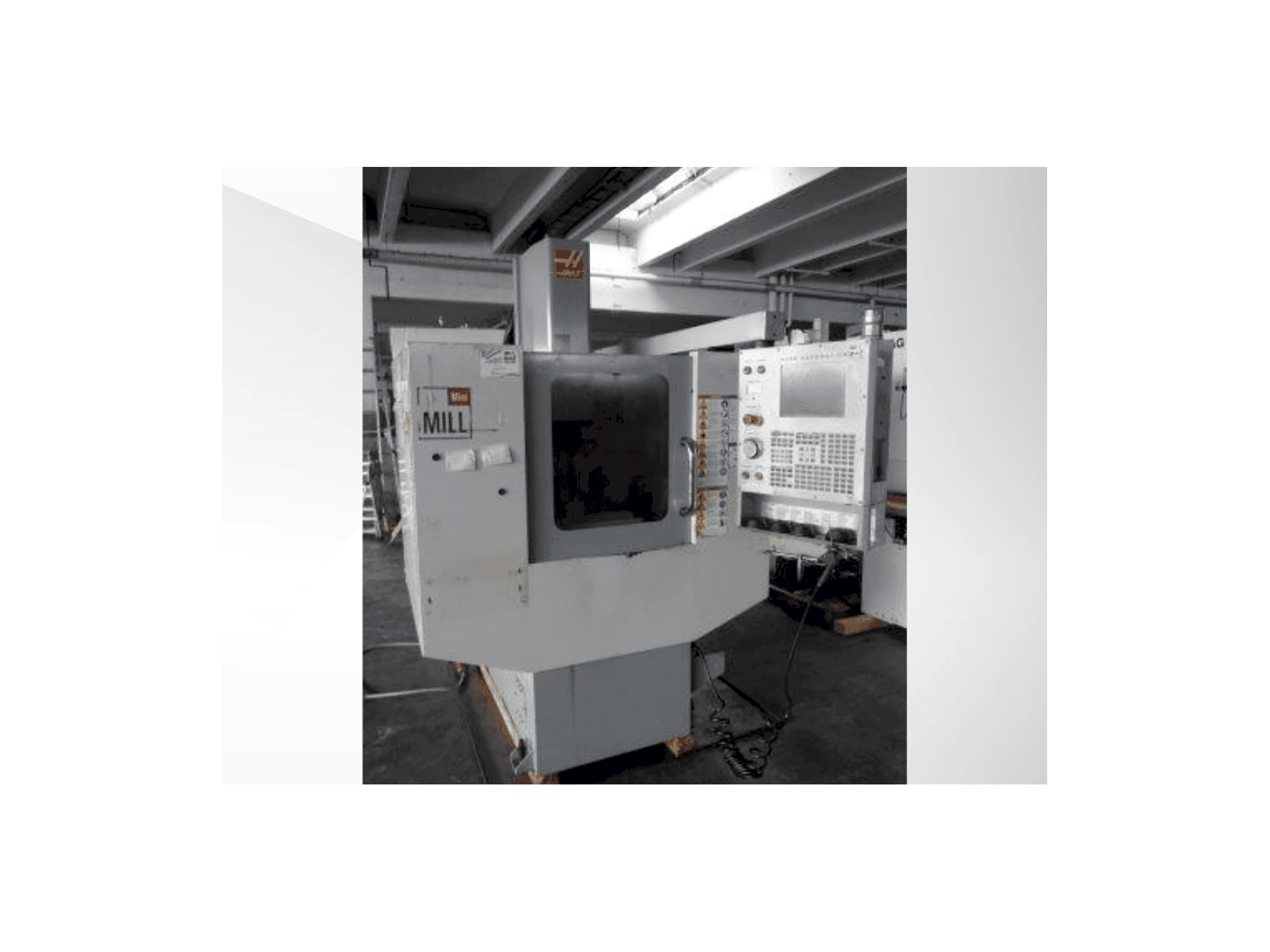 Frontansicht der HAAS MiniMill Maschine