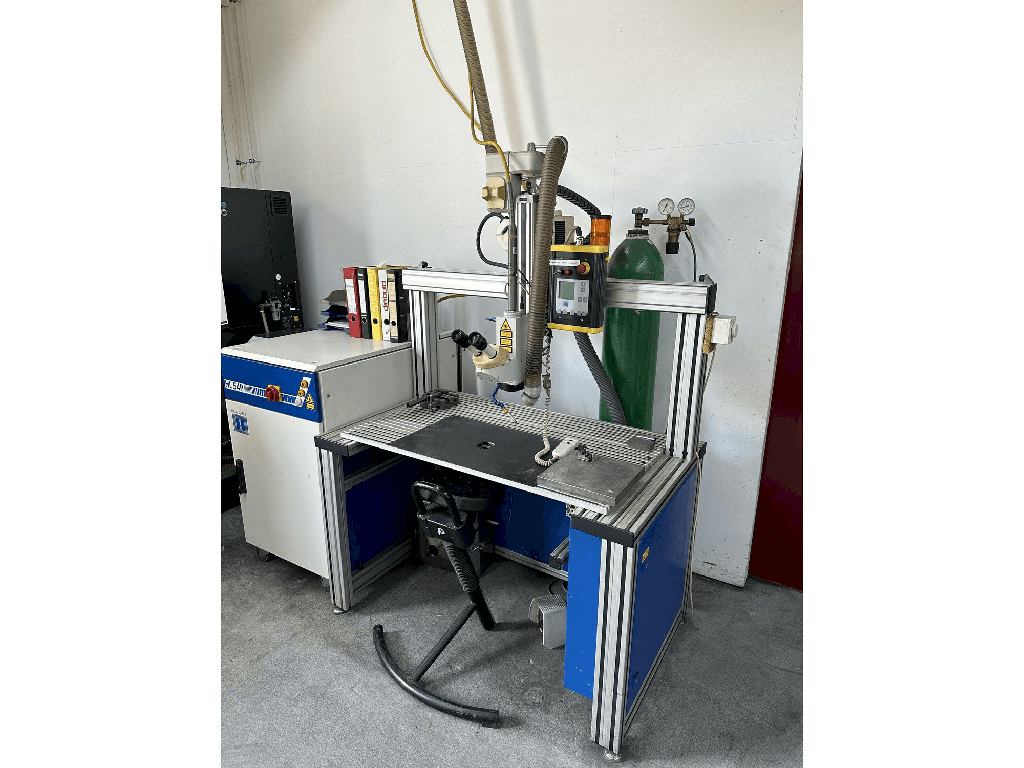 Frontansicht der Haas-Laser HL 54P Maschine