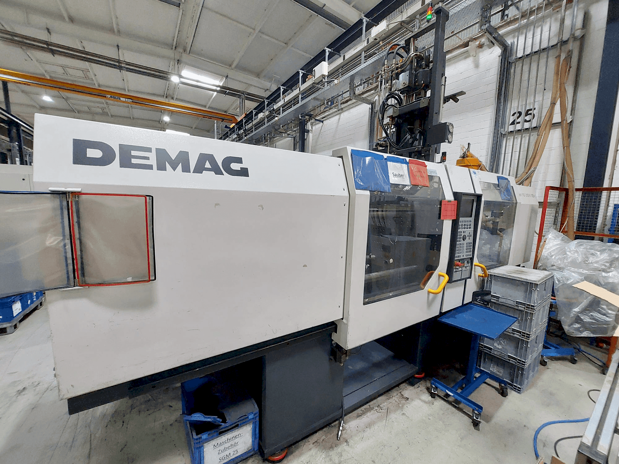 Frontansicht der DEMAG Ergo-Tech 110-310H-120V Maschine