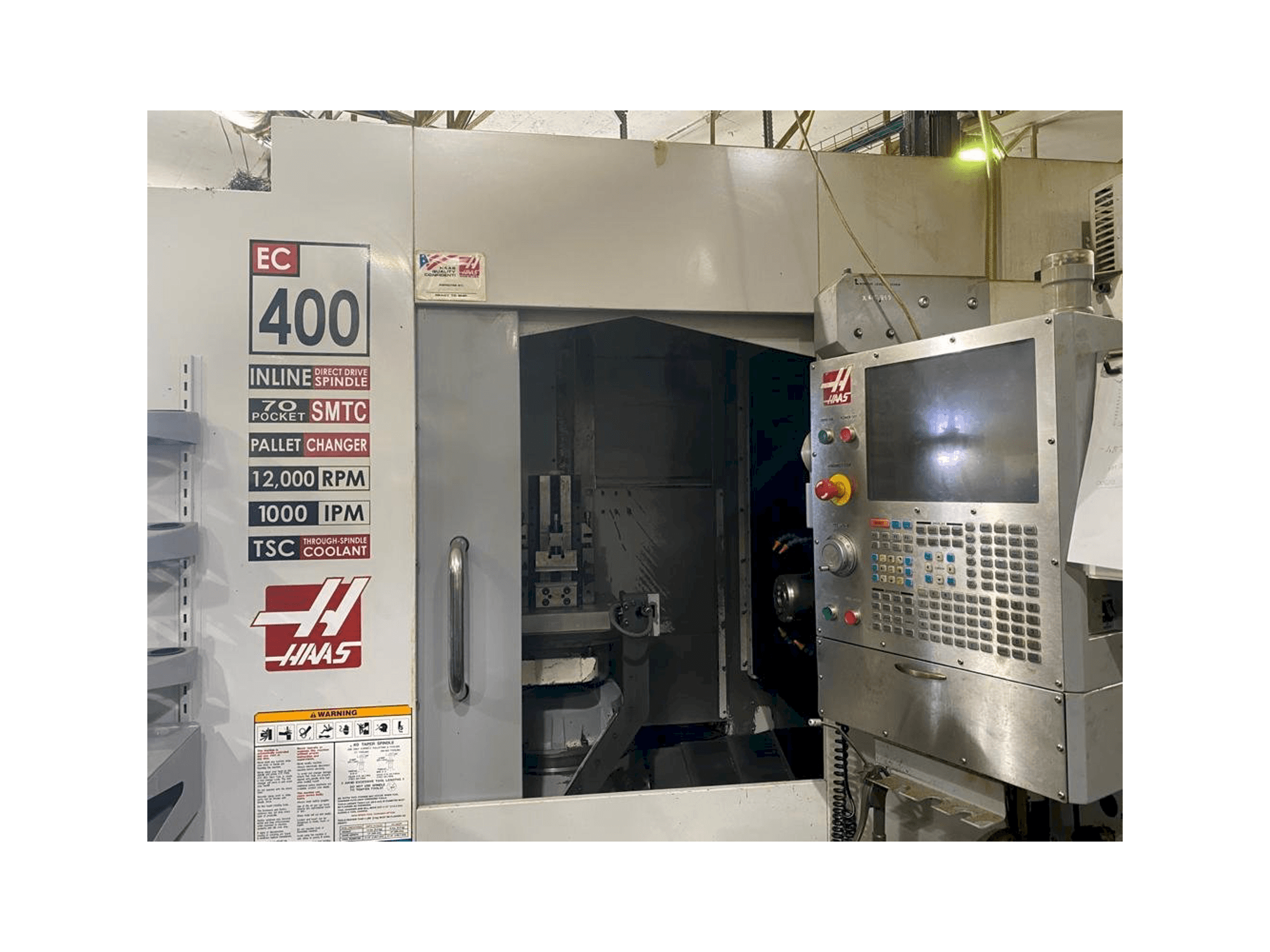 Frontansicht der HAAS EC-400 Maschine
