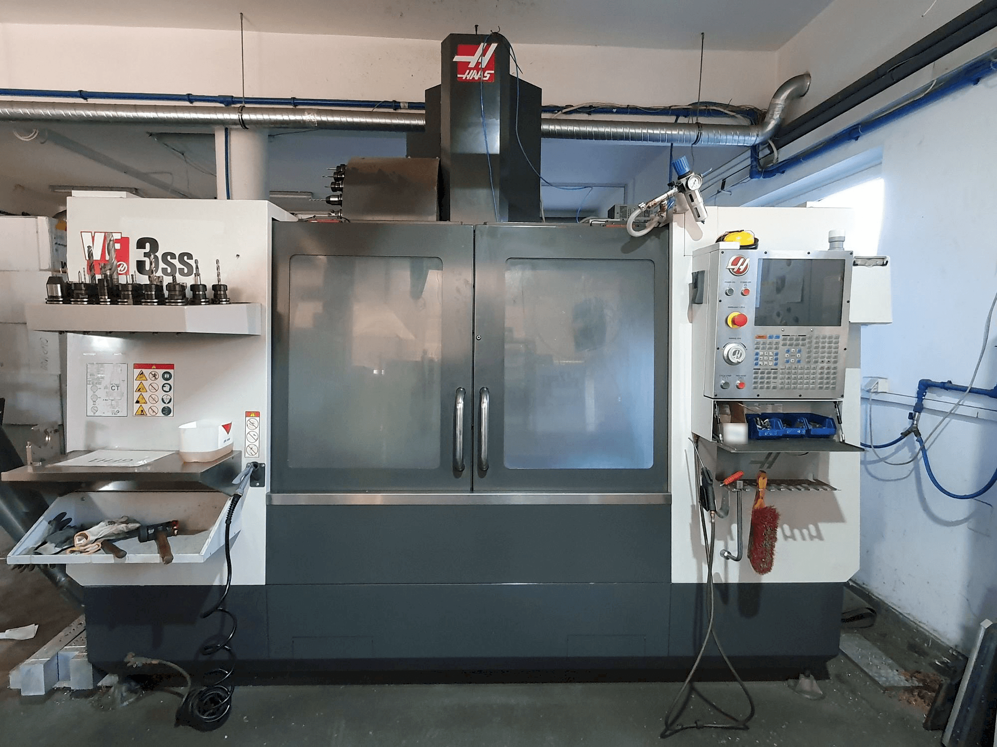 Frontansicht der HAAS VF-3SS Maschine