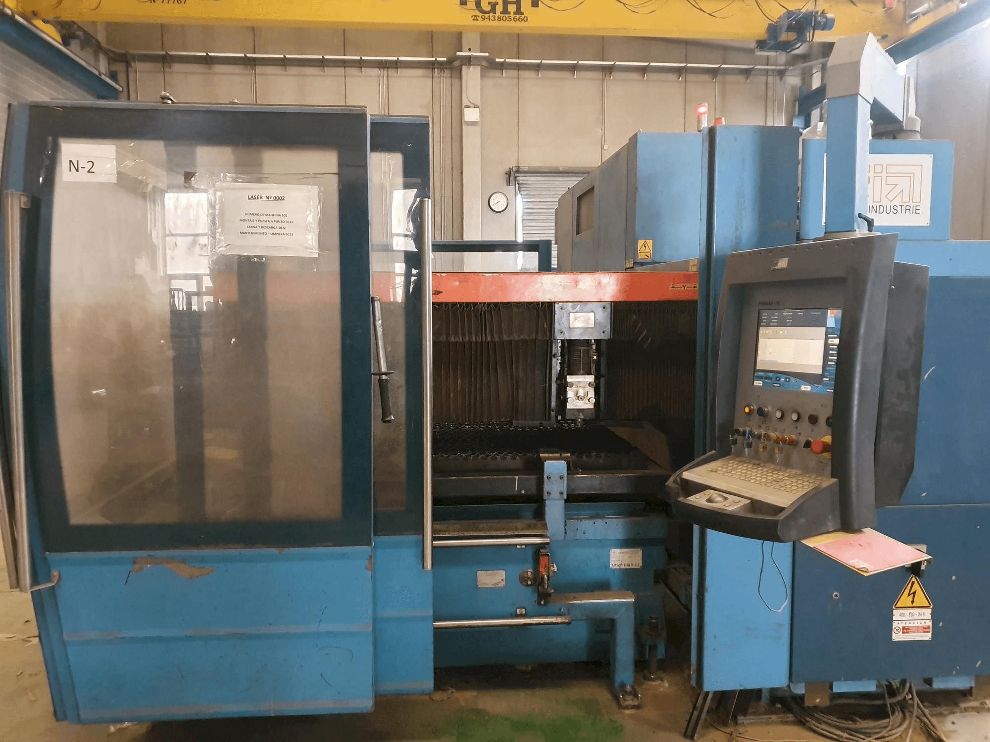 Frontansicht der Prima Industrie Platino 1530HS Maschine