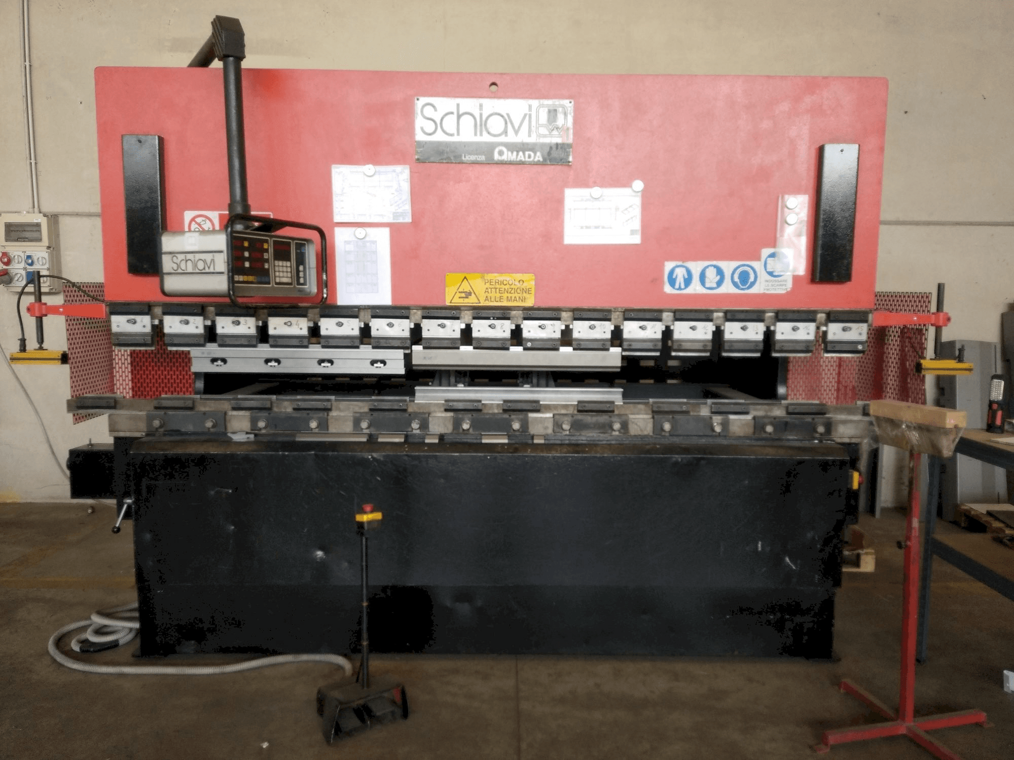 Frontansicht der Schiavi ITS 103 Maschine