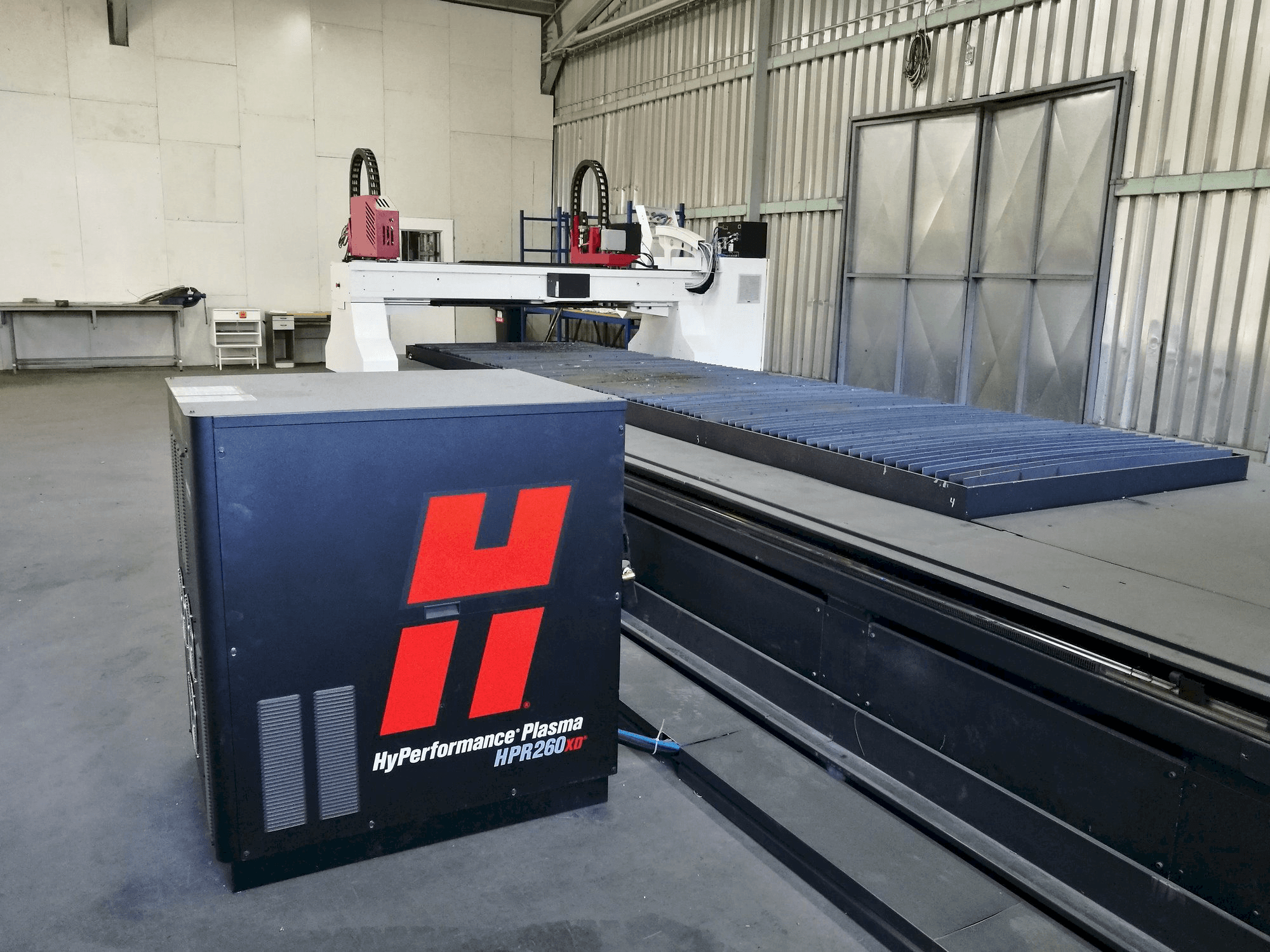 Frontansicht der Baykal BPL-H 1506 Maschine