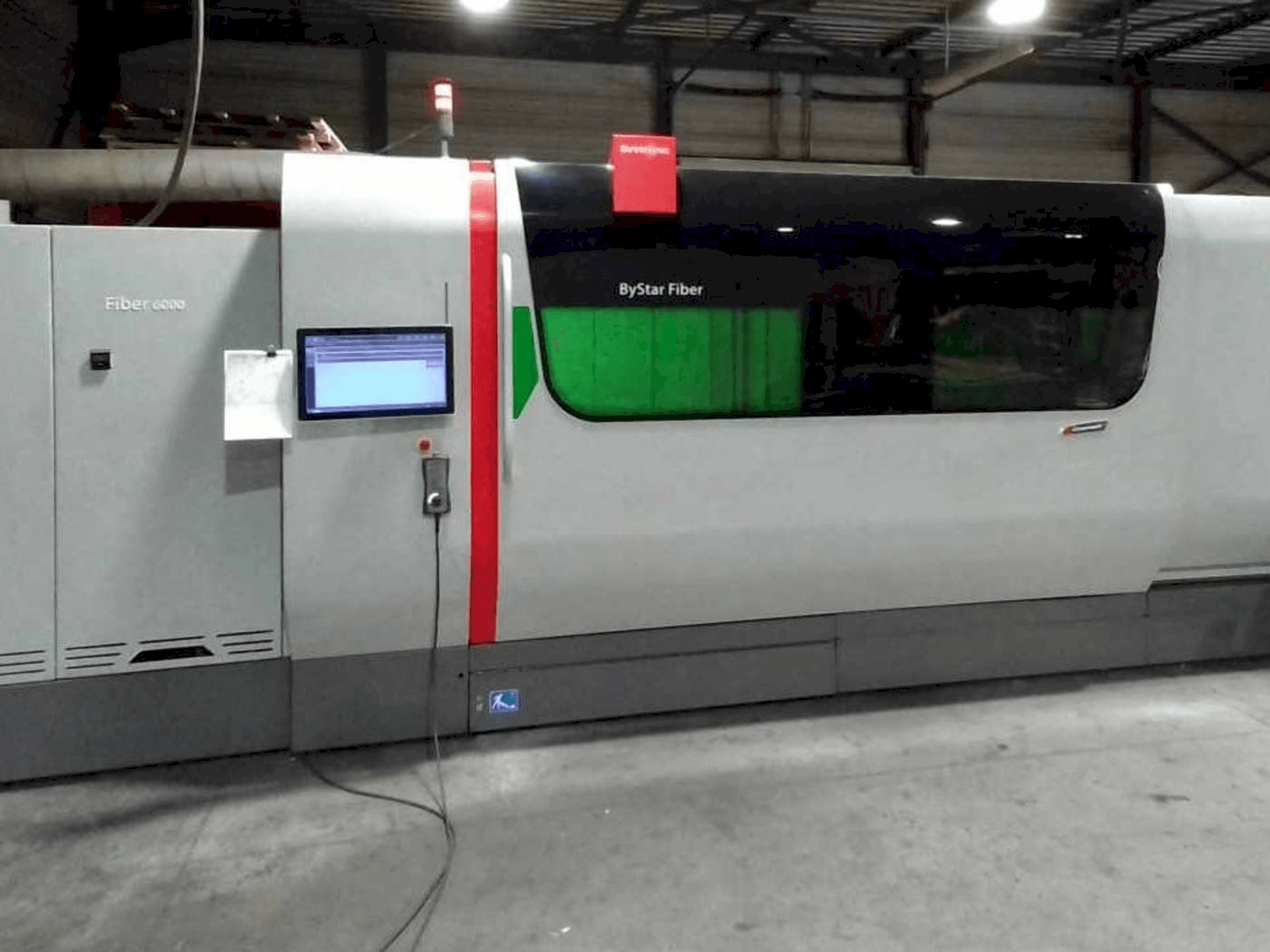 Frontansicht der Bystronic Bystar 3015 6KW Fiber Maschine