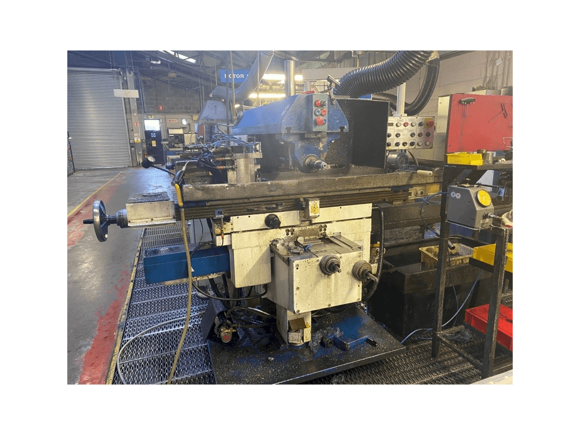 Frontansicht der TOS Olomouc FG U32 Maschine