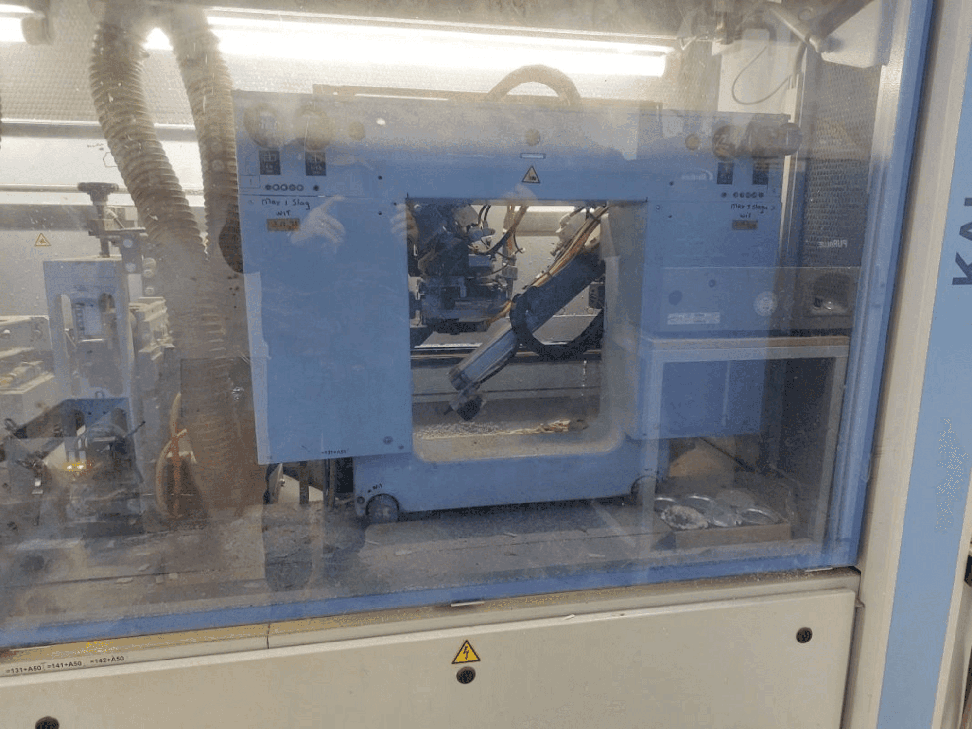 Frontansicht der HOMAG KAL 330/9/A6/L Maschine