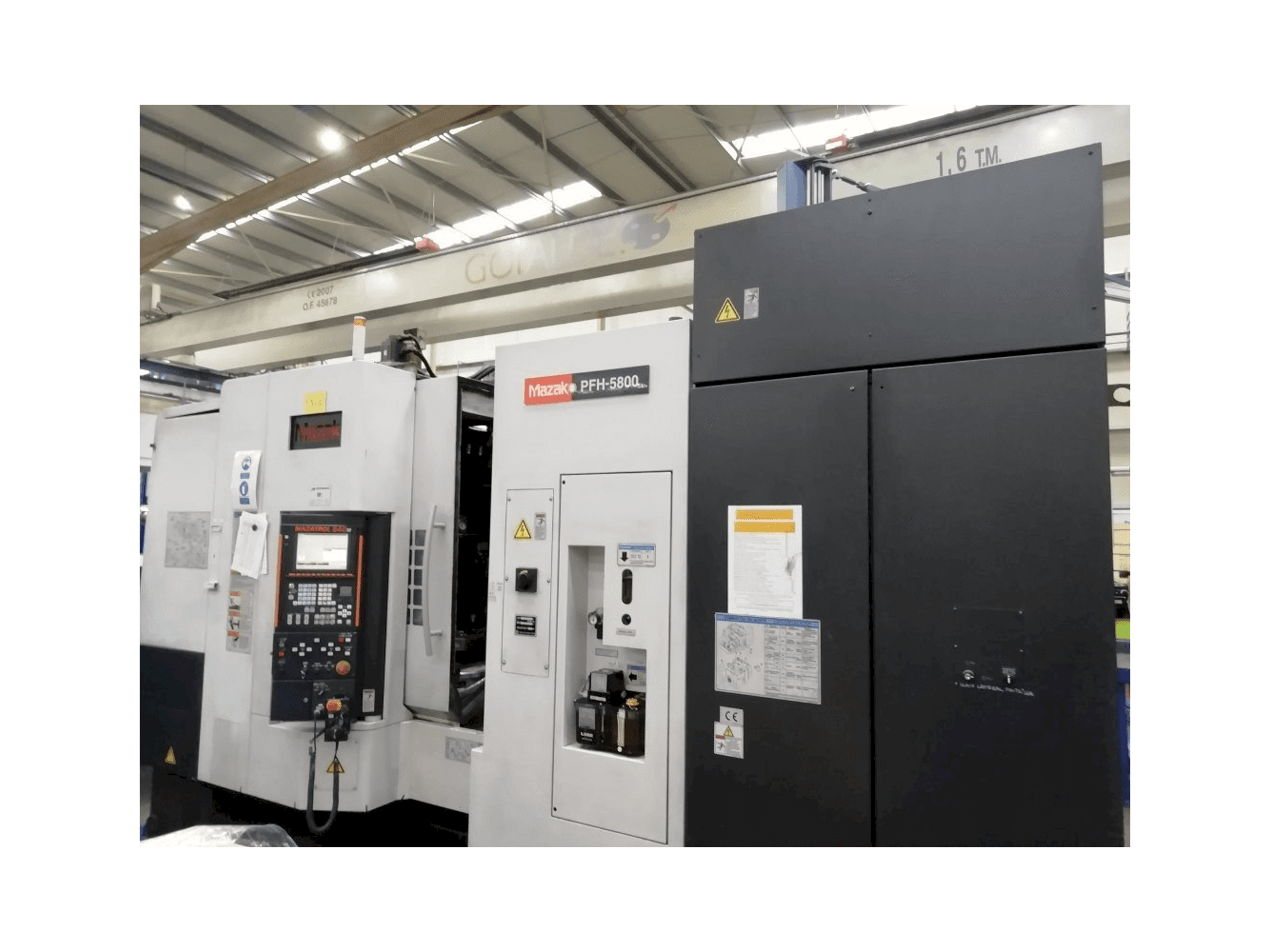 Frontansicht der Mazak PFH 5800 Maschine