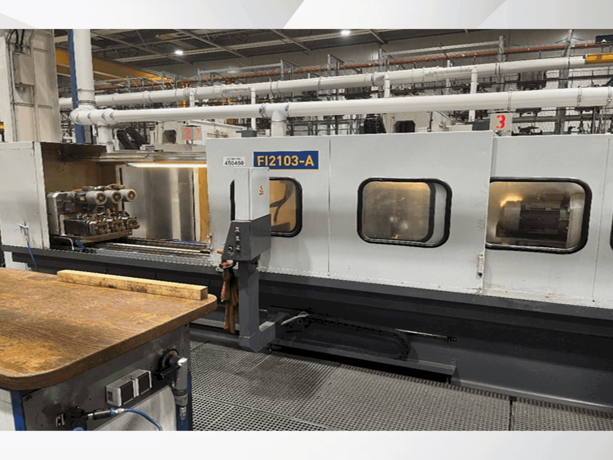 Frontansicht der SFT TBM 3-1500 Maschine