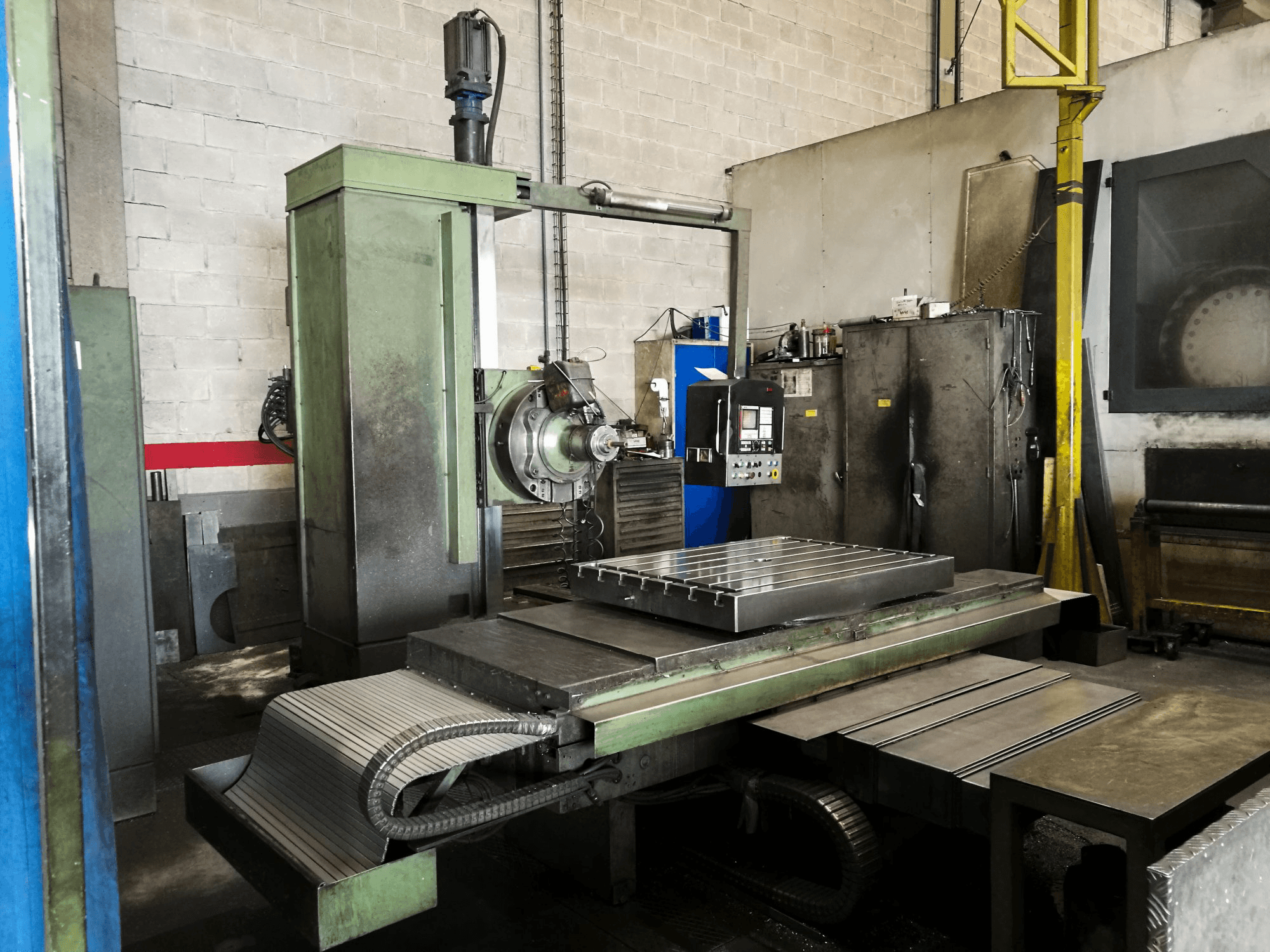 Linke Ansicht der PEGARD AF8 Maschine