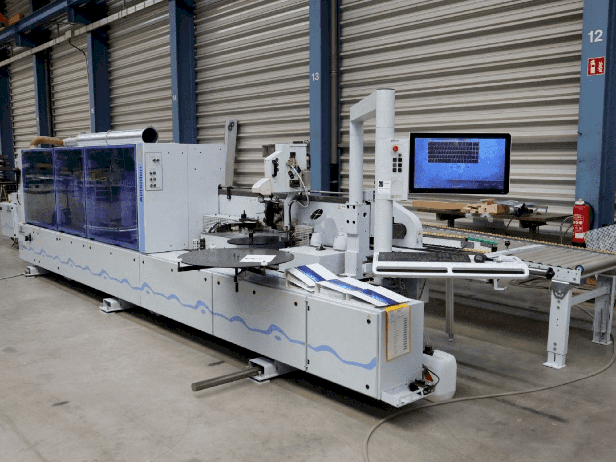 Frontansicht der HOMAG KAL 210 Maschine