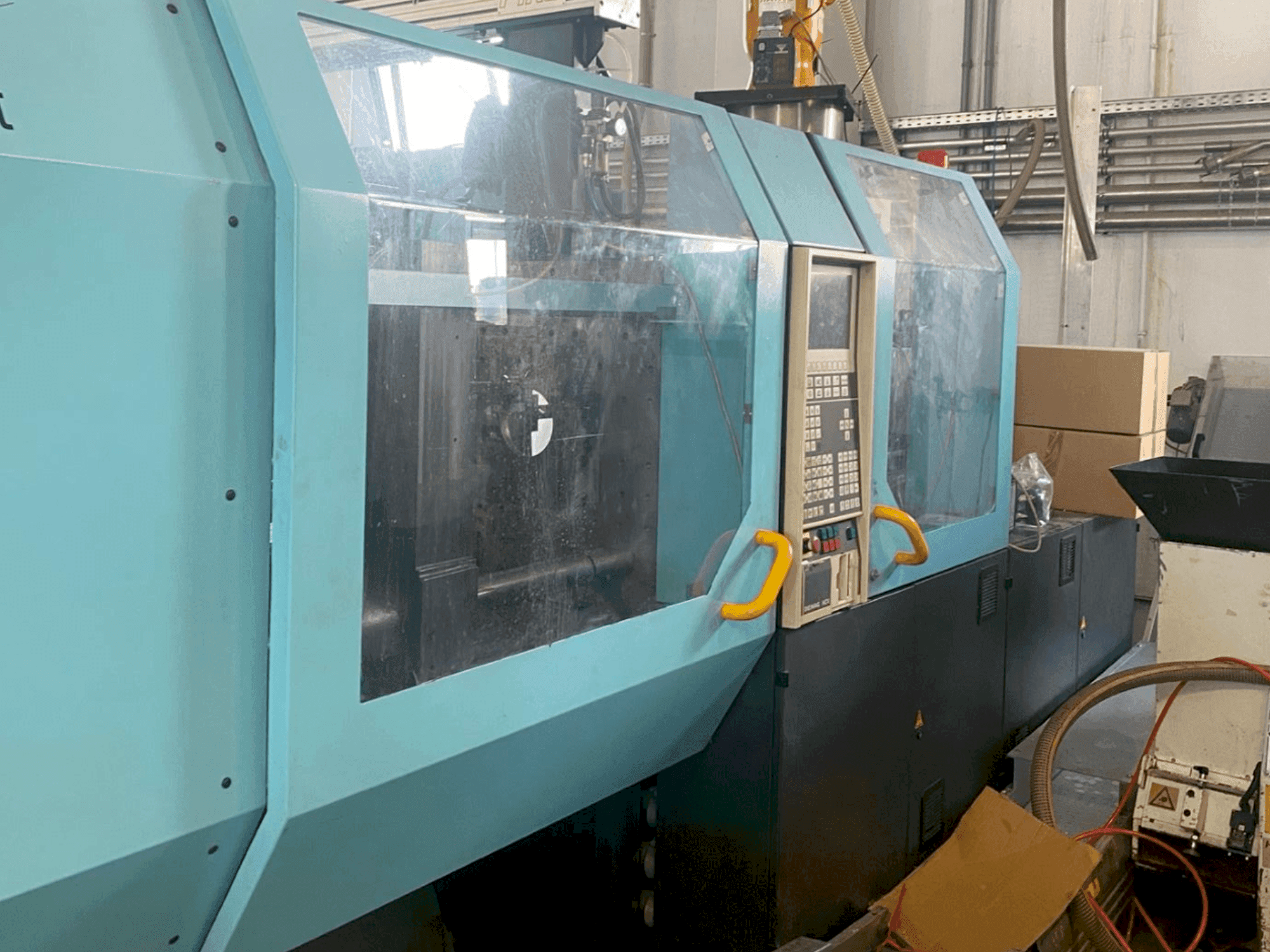 Frontansicht der DEMAG Ergotech Compact 1500-610 Maschine