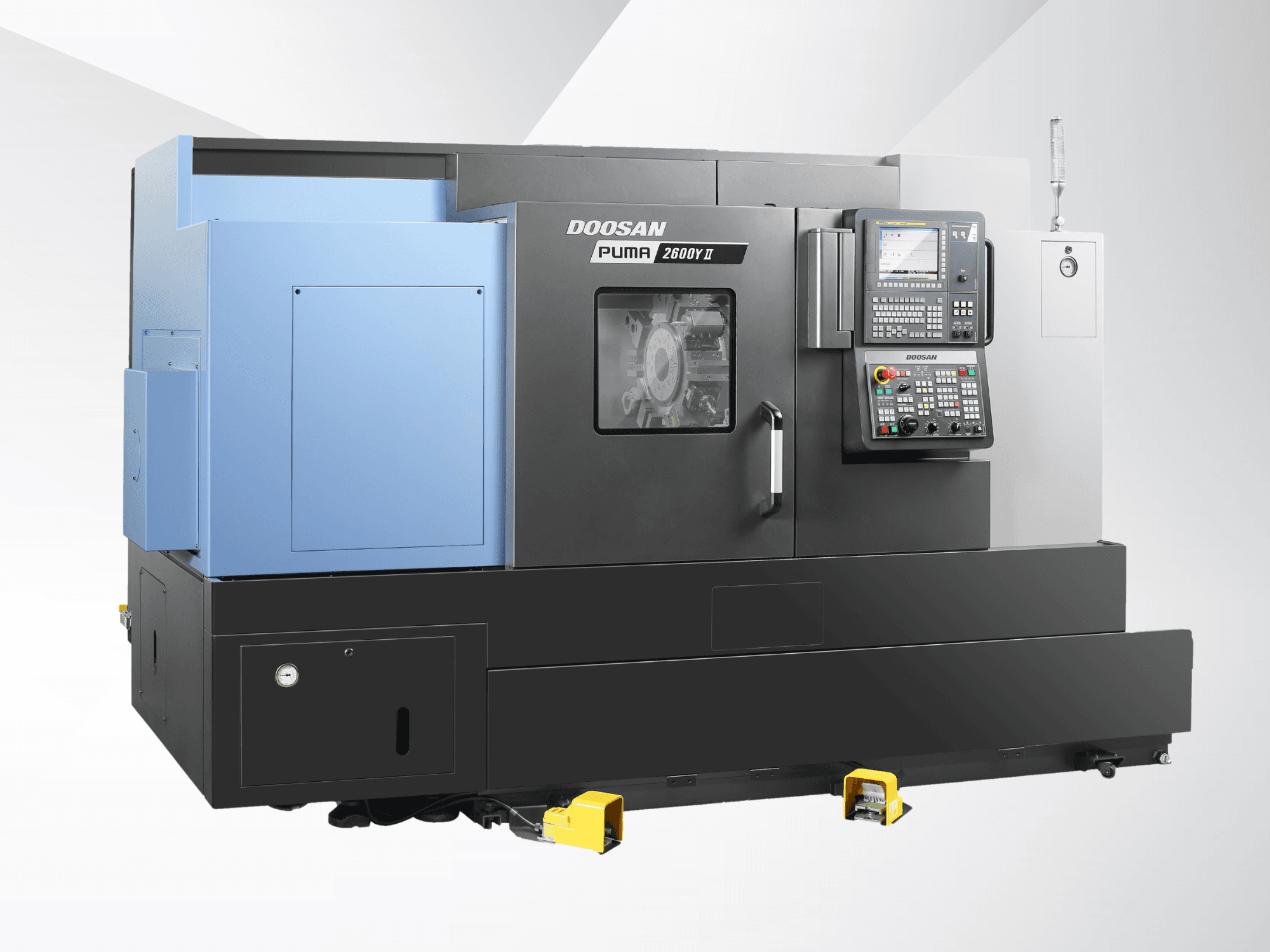Vorderansicht des DN SOLUTIONS PUMA 2600Y II Fräs-Dreh-Zentrums mit Details zum Bedienfeld und zum Maschinengehäuse.