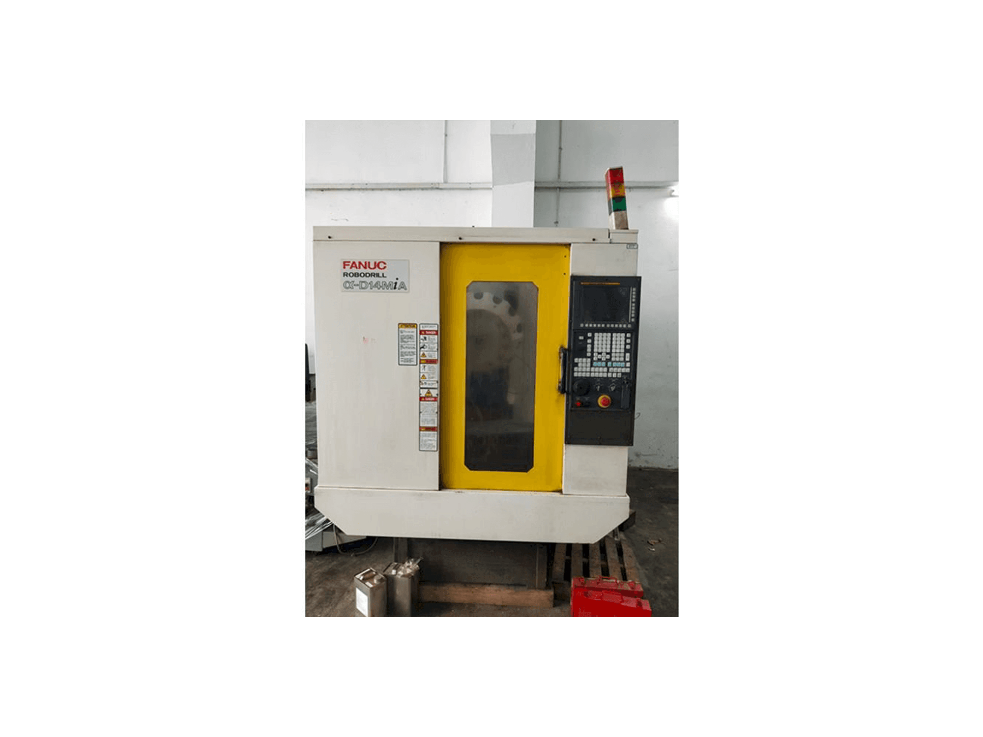 Frontansicht der FANUC Alpha-D14MiA Maschine