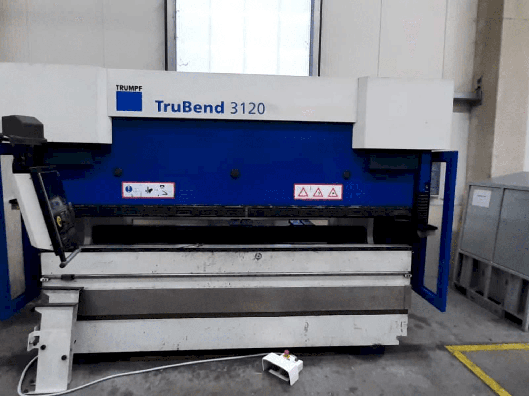 Frontansicht der Trumpf TruBend 3120 Maschine