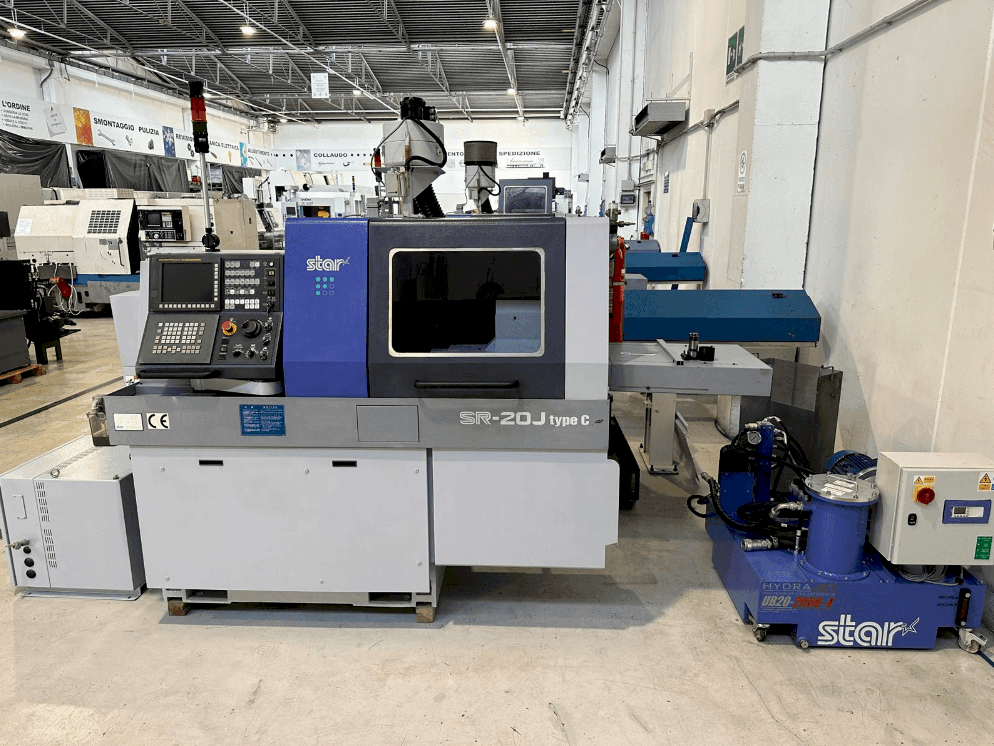 Frontansicht der Star SR-20J type C Maschine