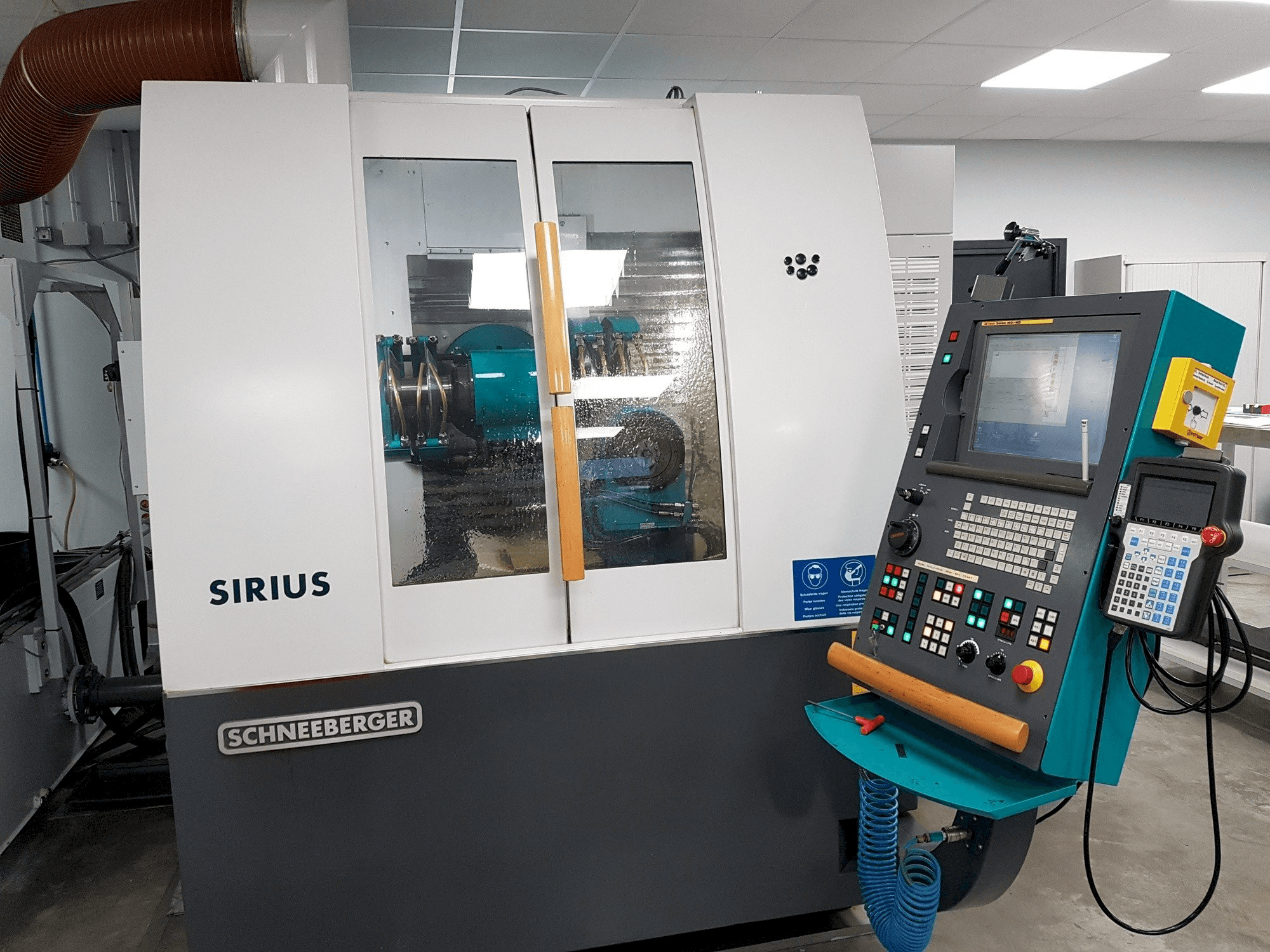 Frontansicht der Schneeberger Sirius HPM Maschine