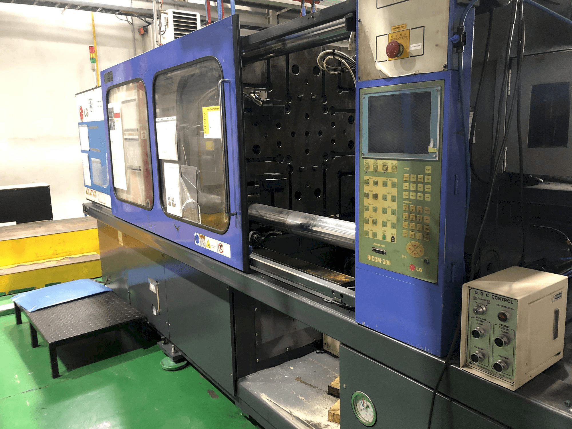 Frontansicht der LG LGH-350N Maschine